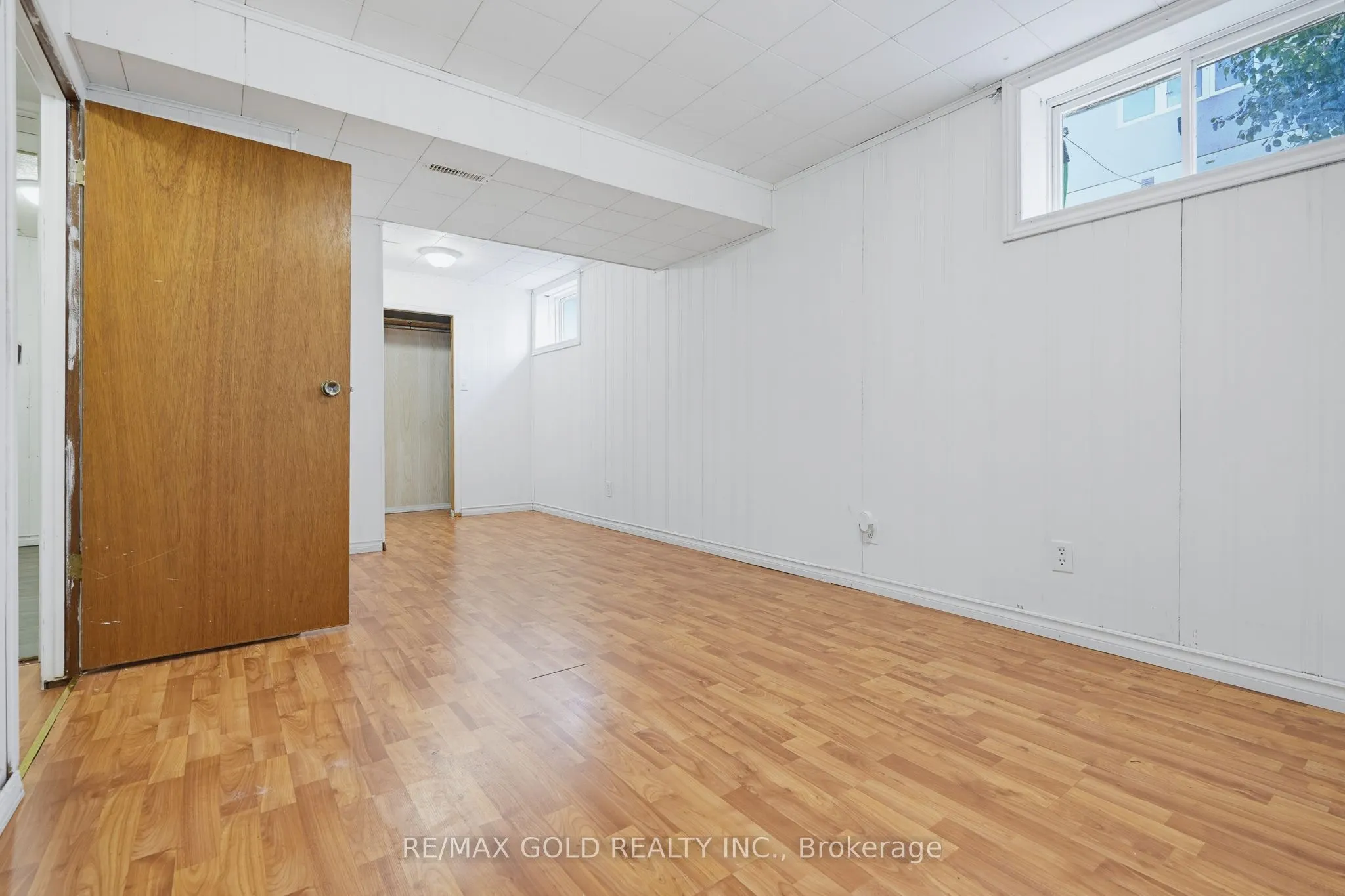 23 Pleasantview Avenue