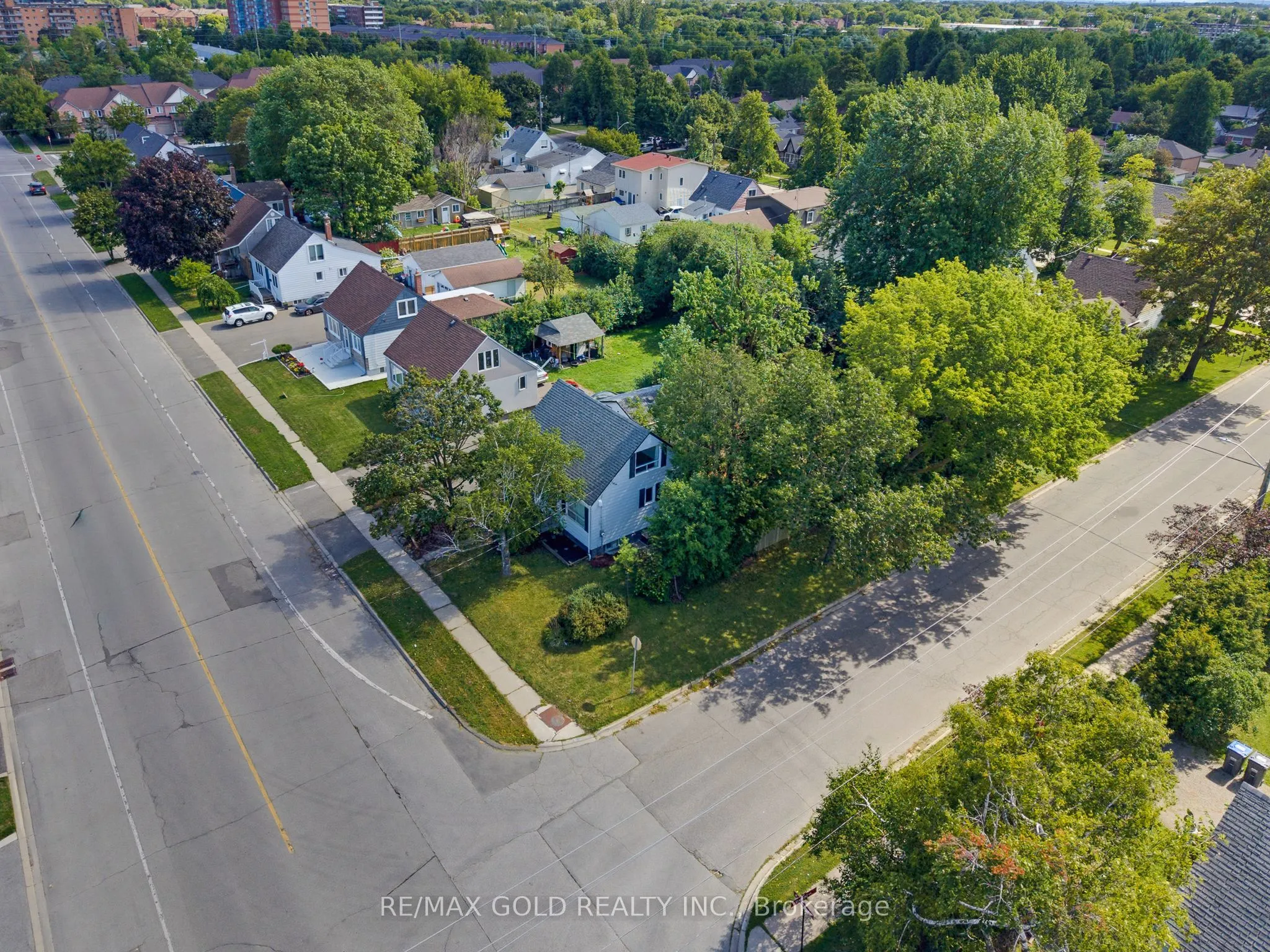 23 Pleasantview Avenue
