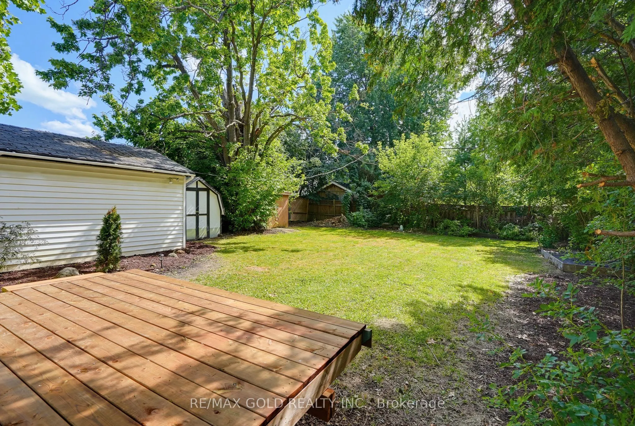 23 Pleasantview Avenue
