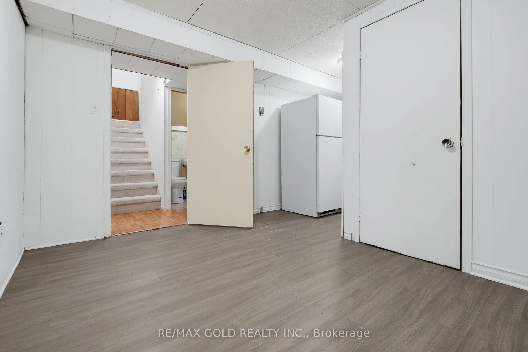 23 Pleasantview Avenue