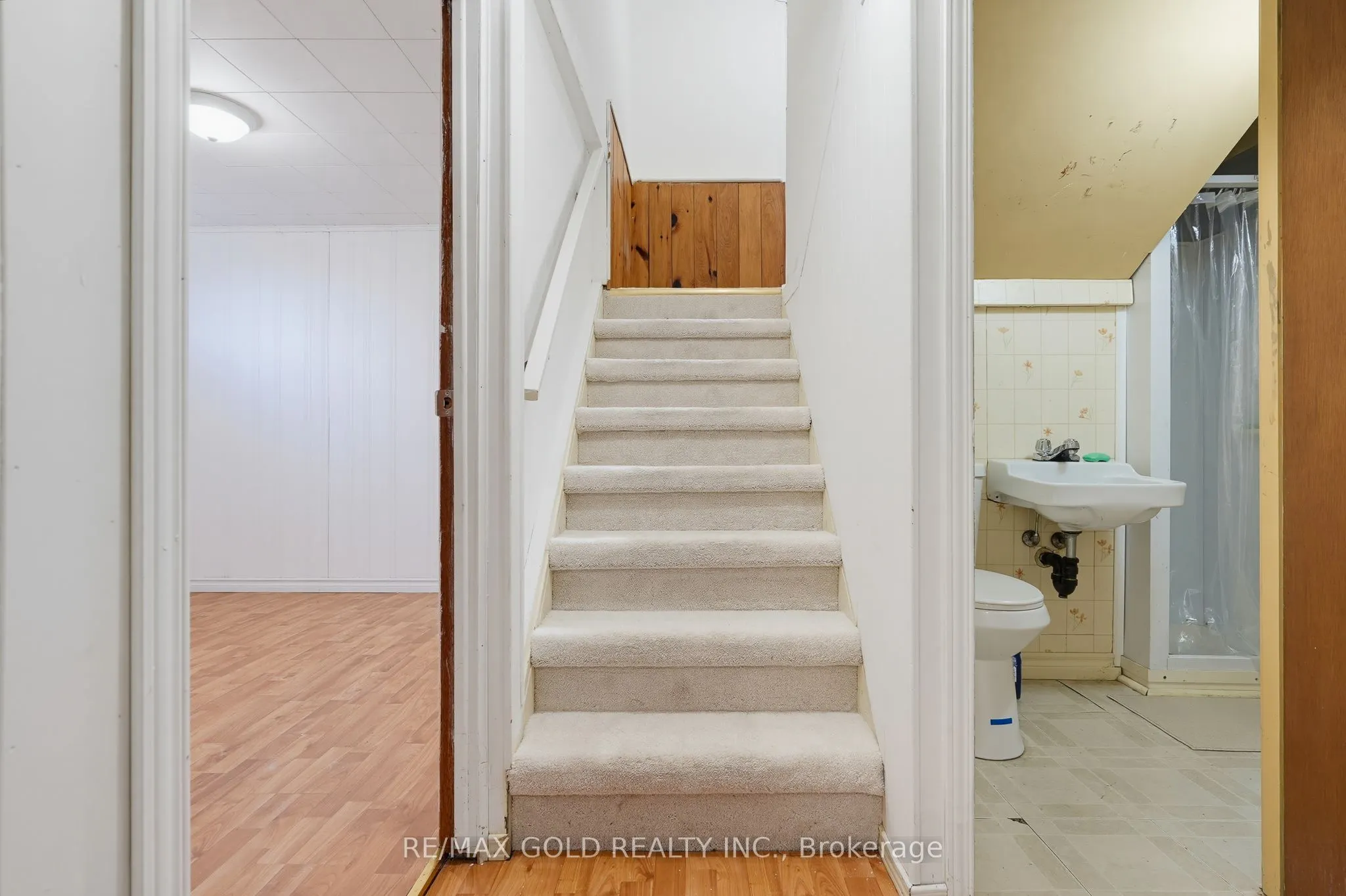 23 Pleasantview Avenue