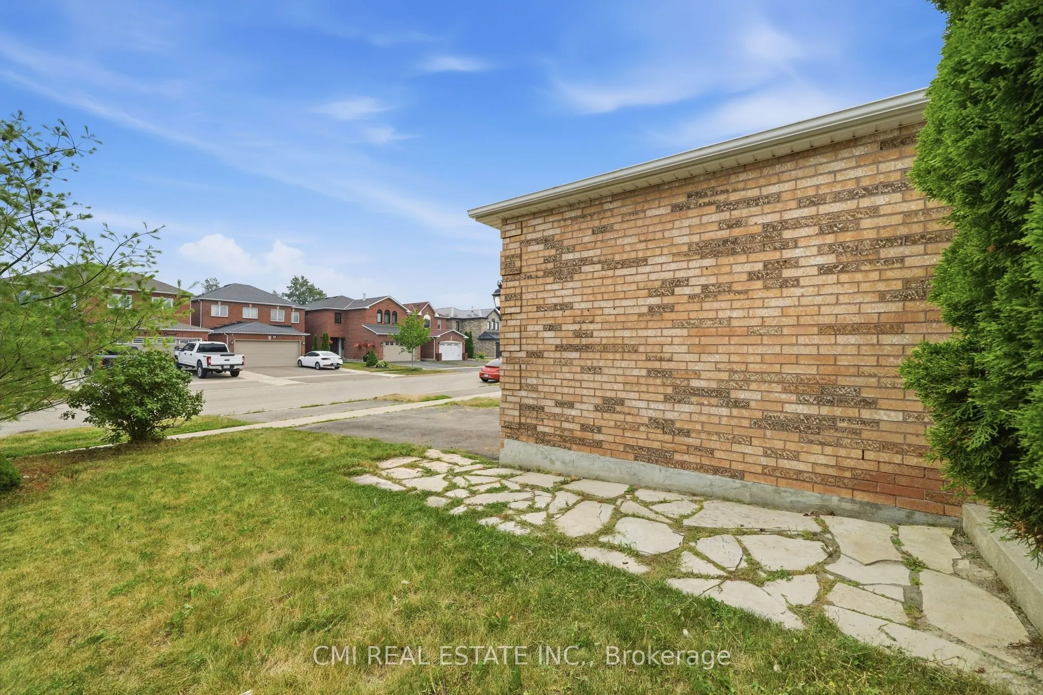 366 Marshall Crescent