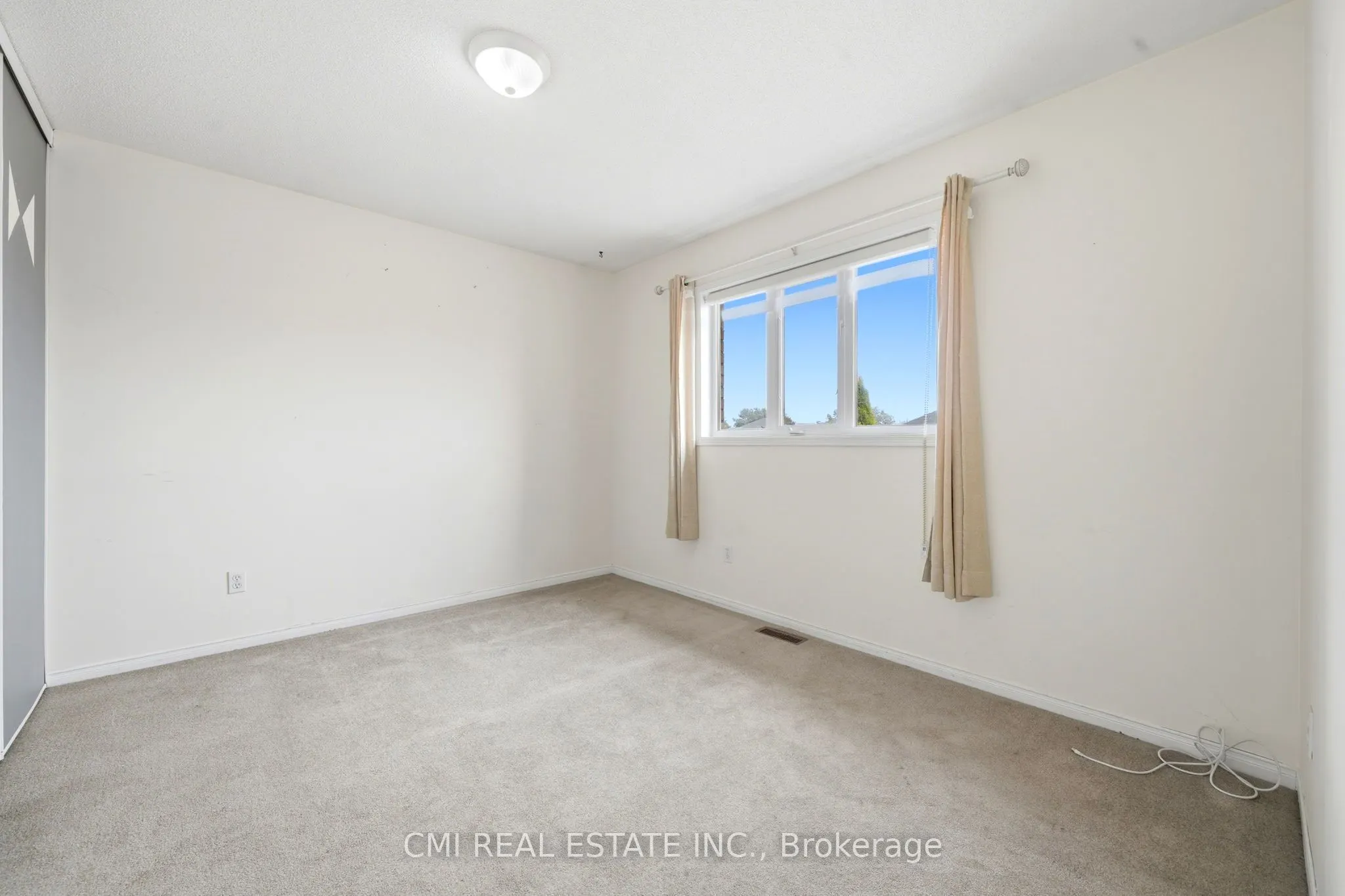 366 Marshall Crescent