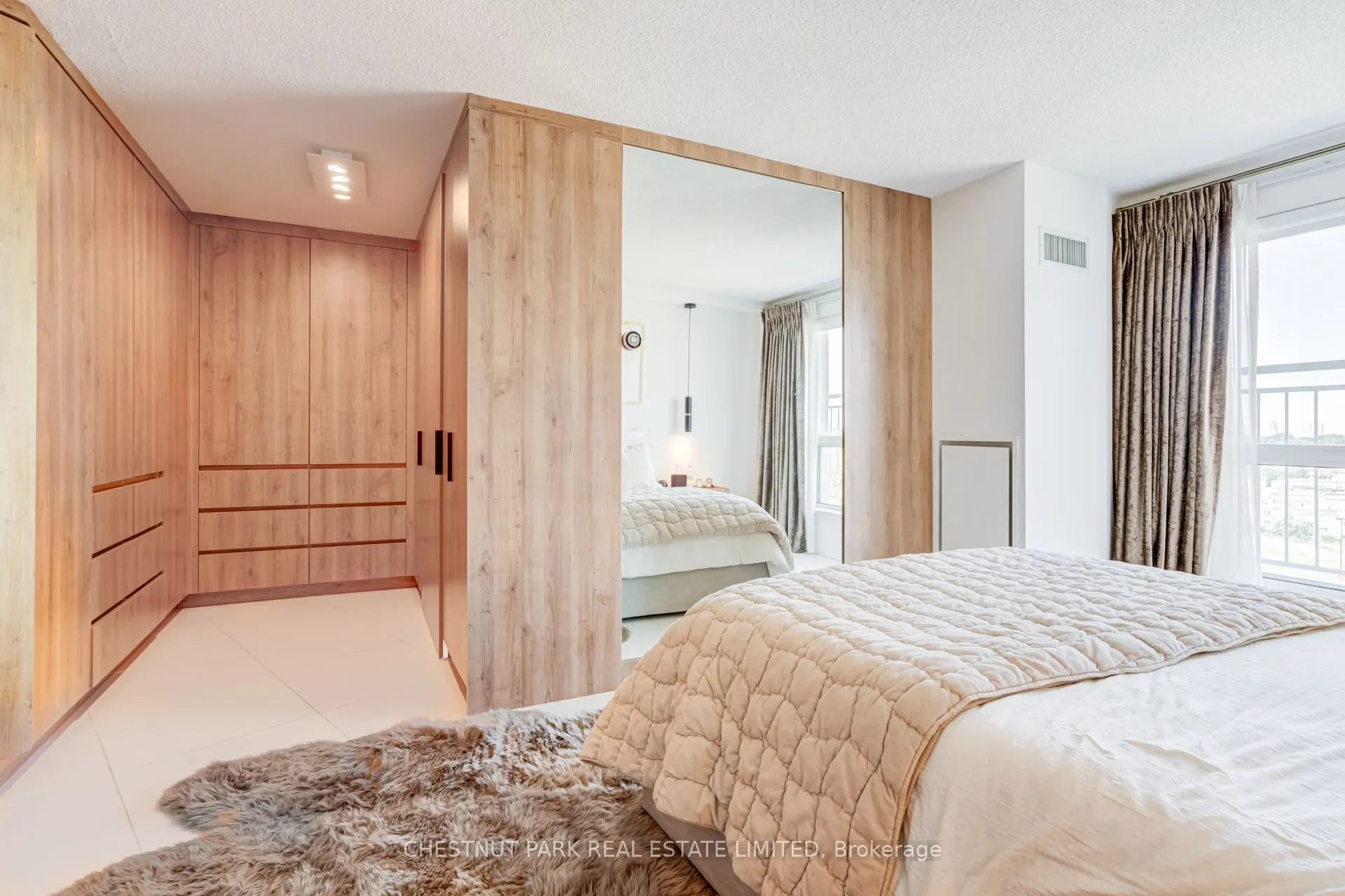 2111 Lake Shore Boulevard W #1208