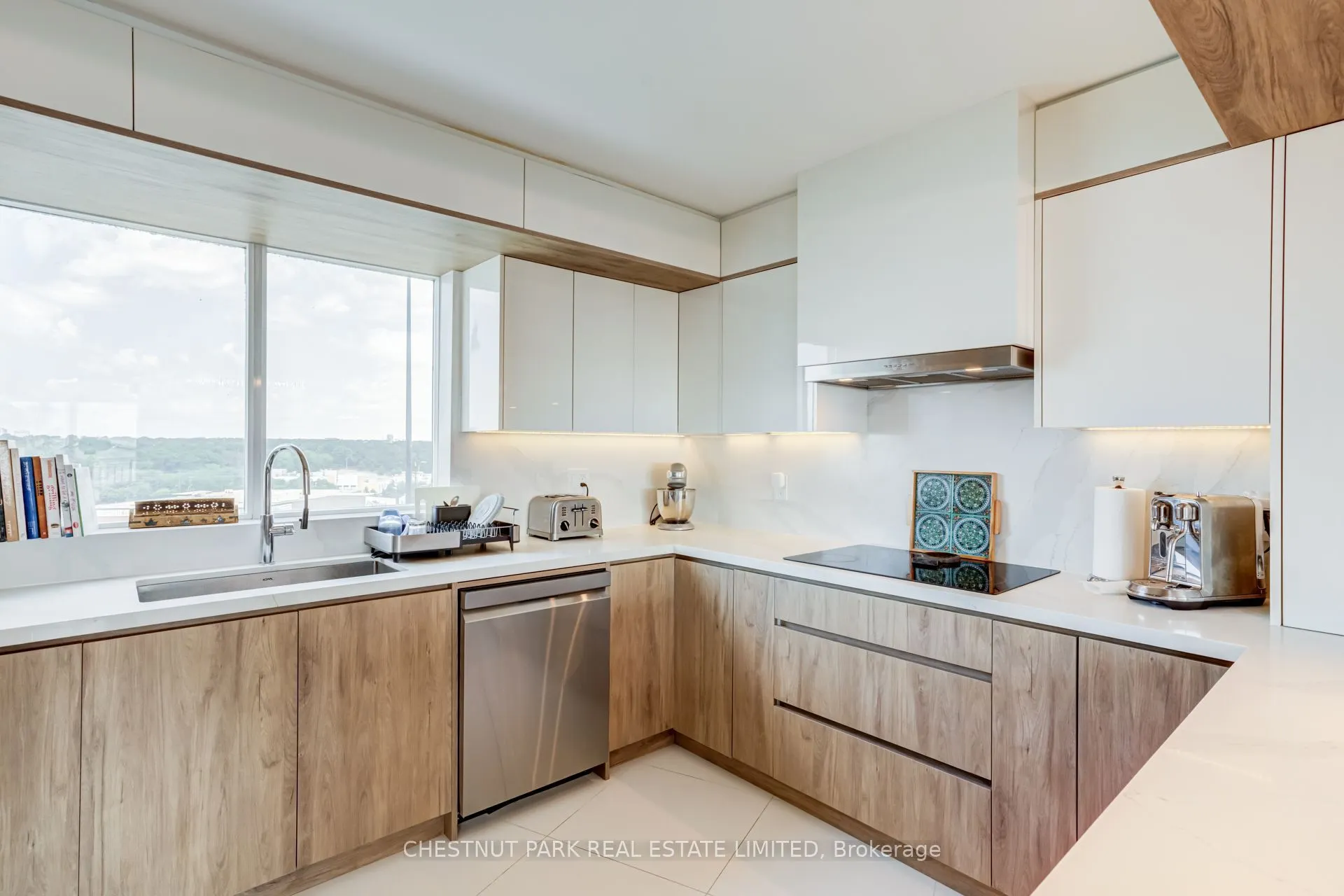 2111 Lake Shore Boulevard W #1208