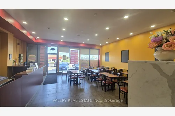 1125 Dundas Street East Street E