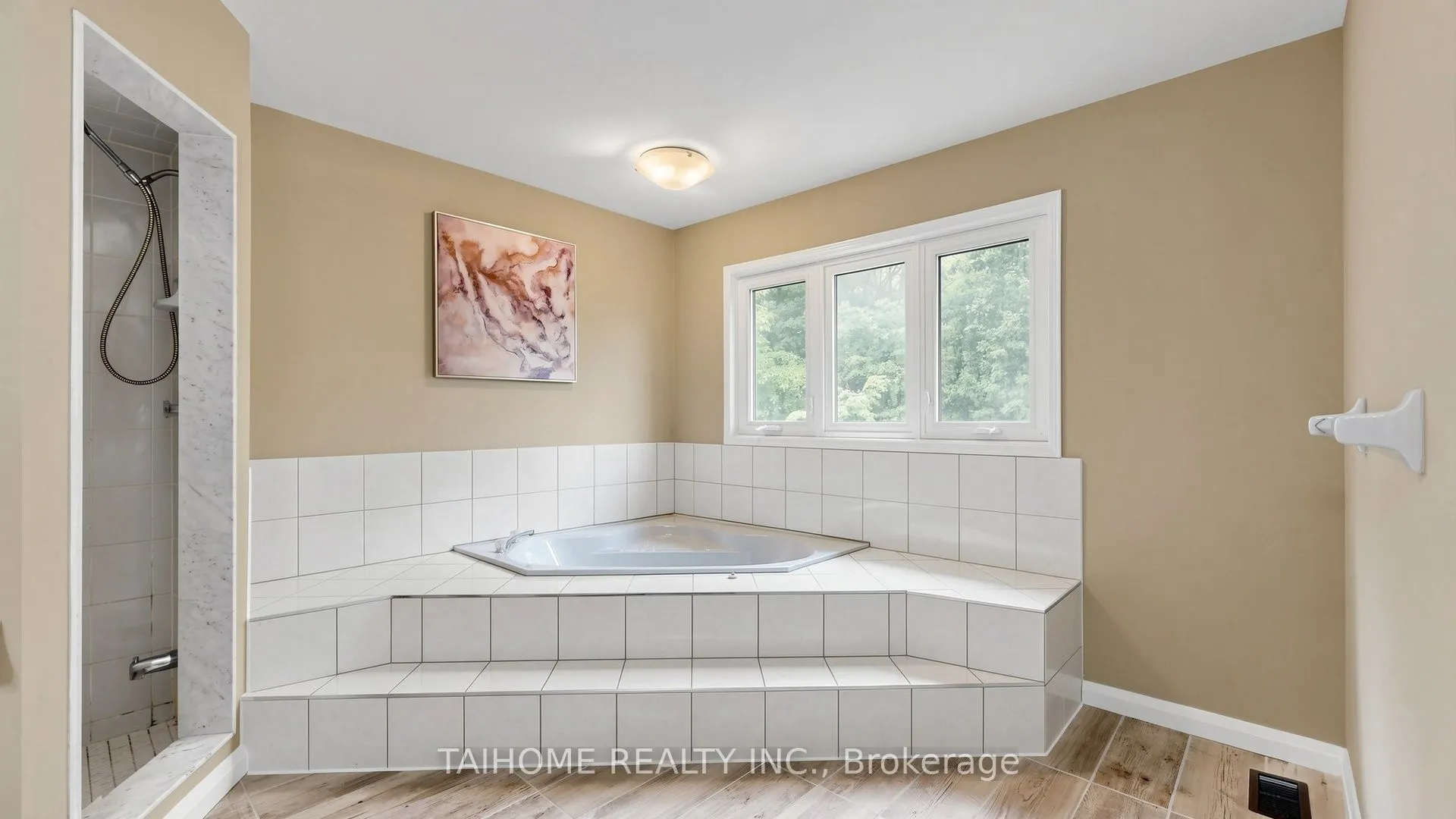 3573 Colonial Drive