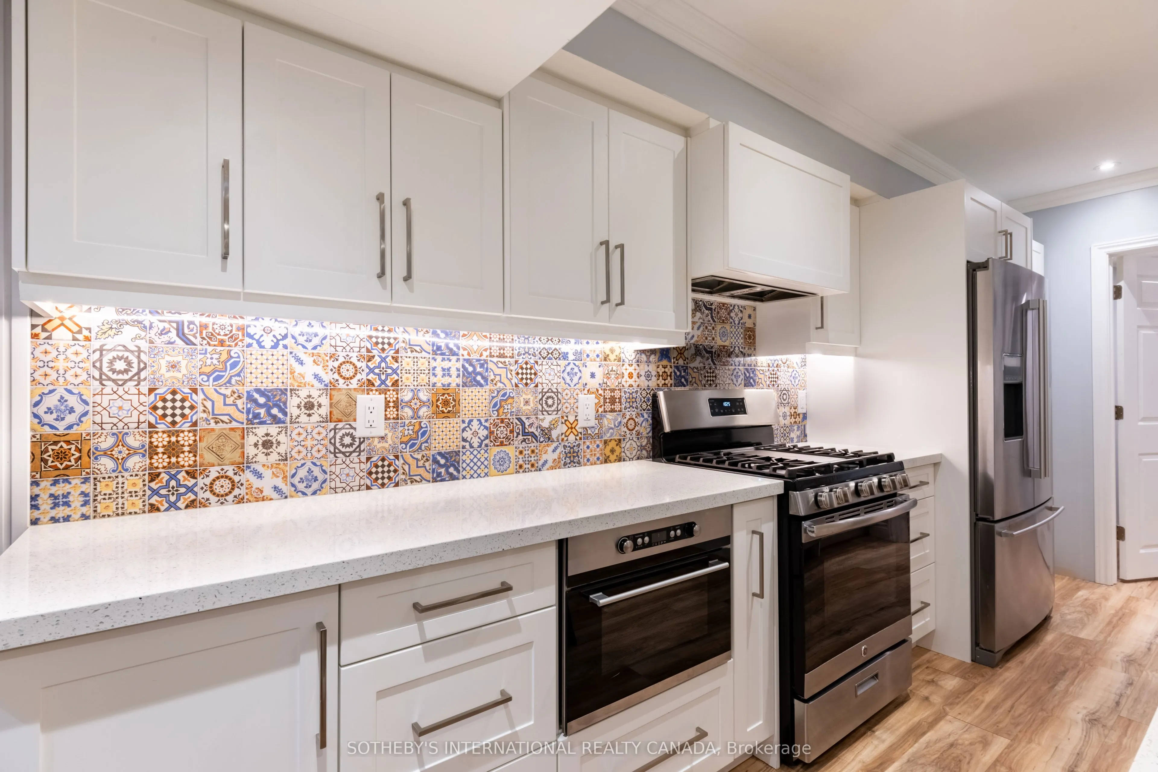 960A The Queensway