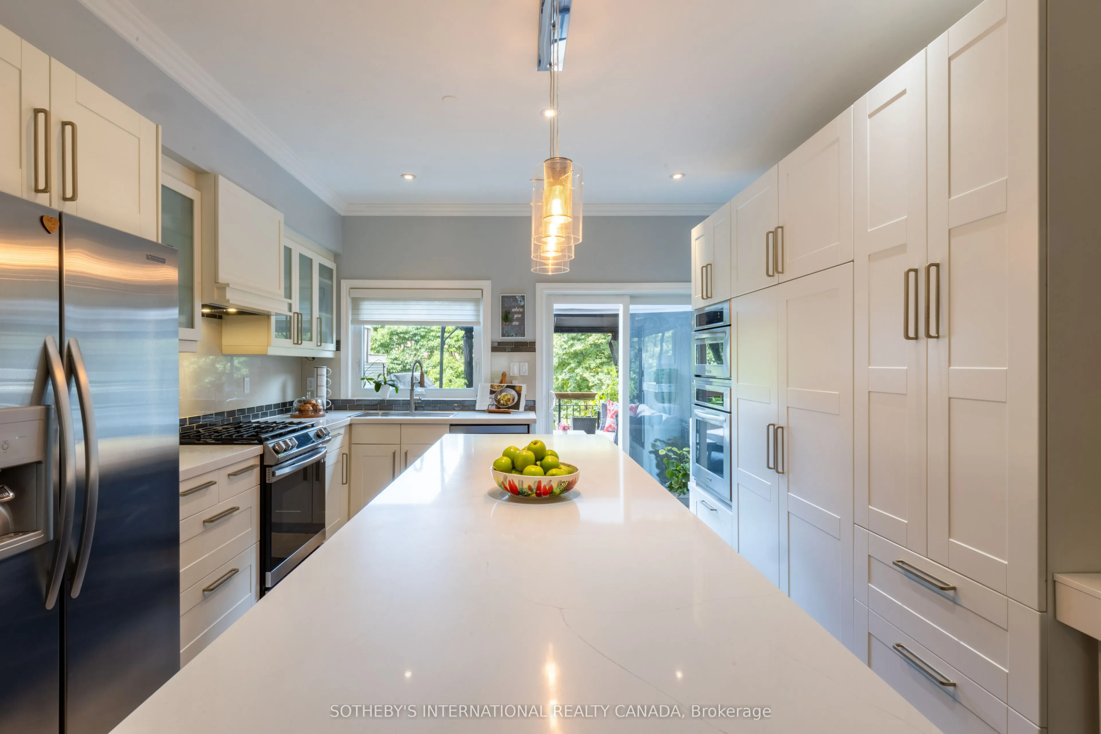 960A The Queensway
