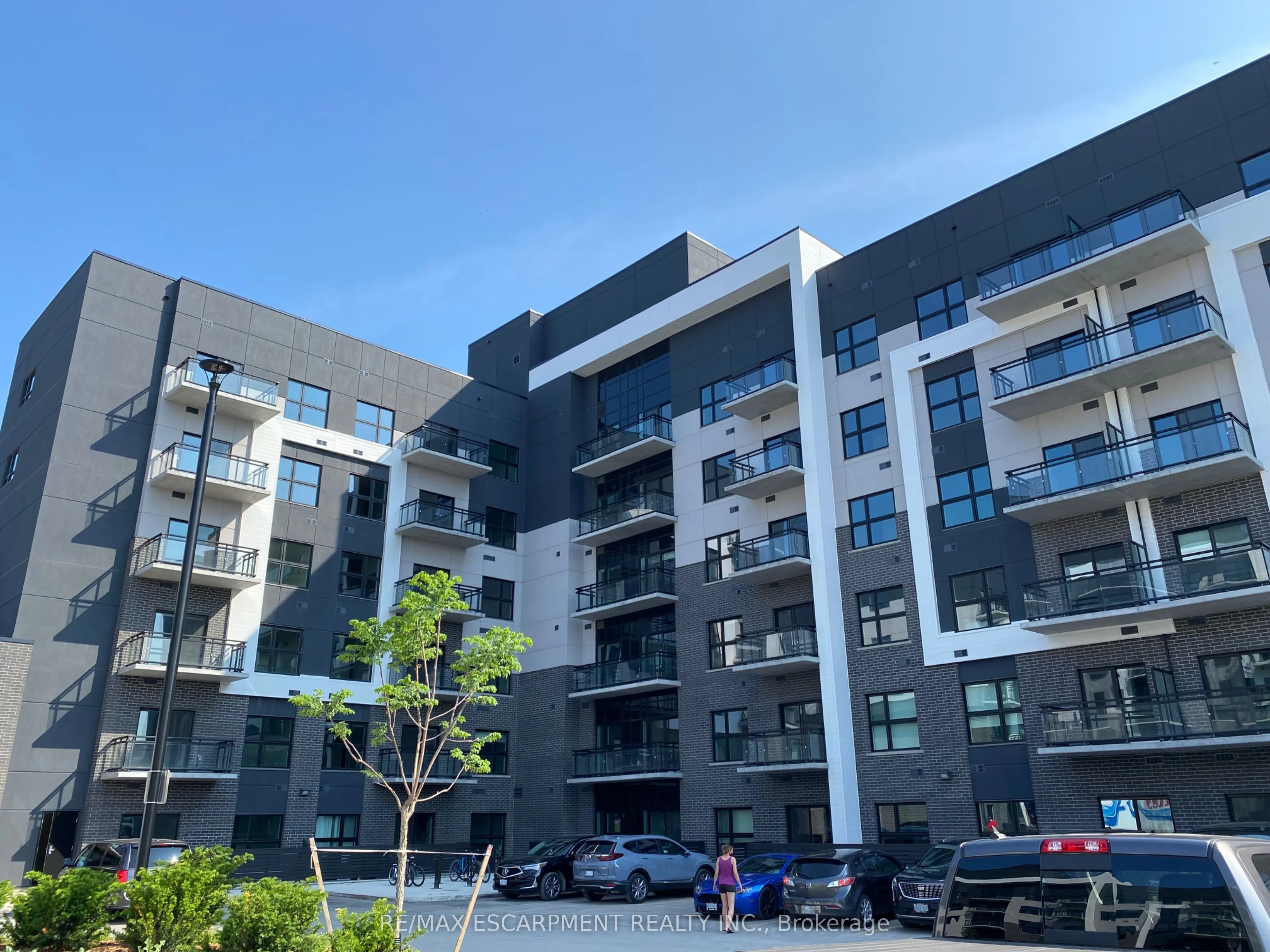 102 Grovewood Common #425