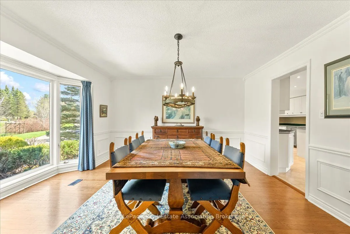 4 Wolf Crescent