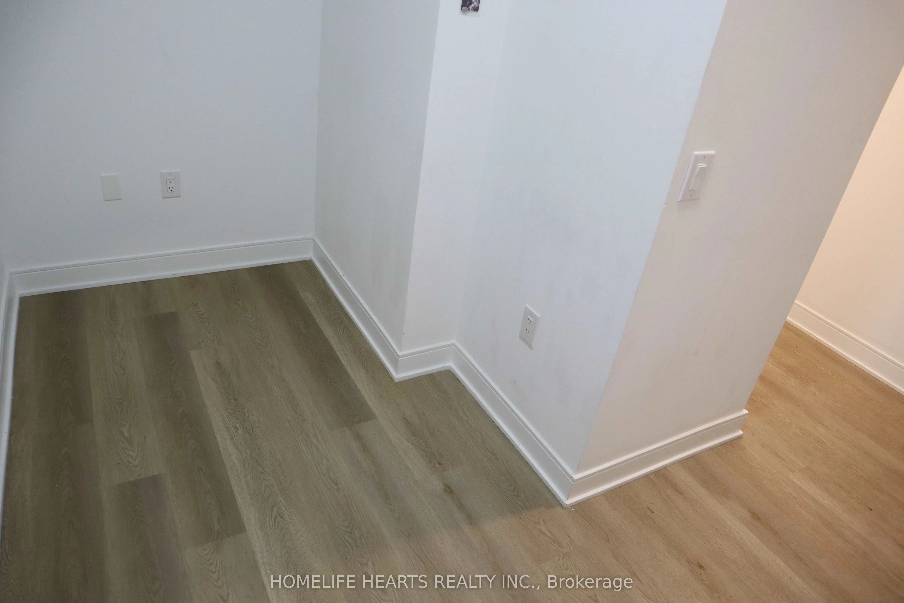 86 Dundas Street E #421