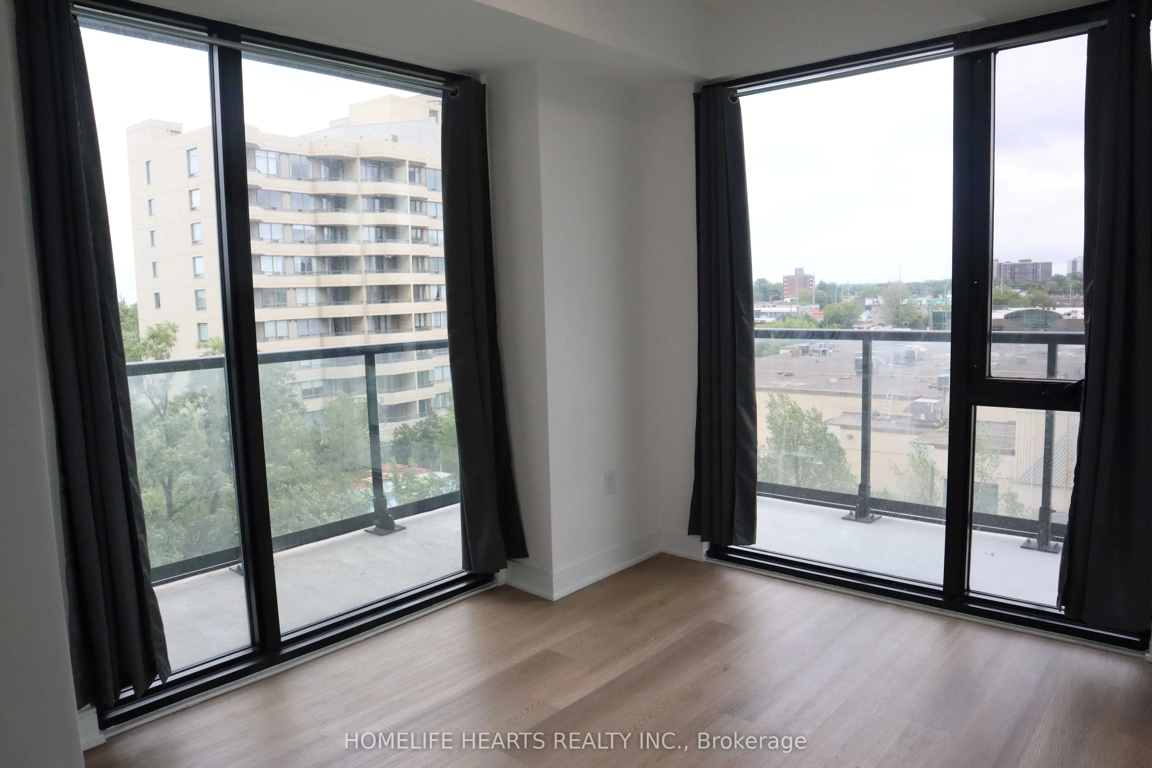 86 Dundas Street E #421