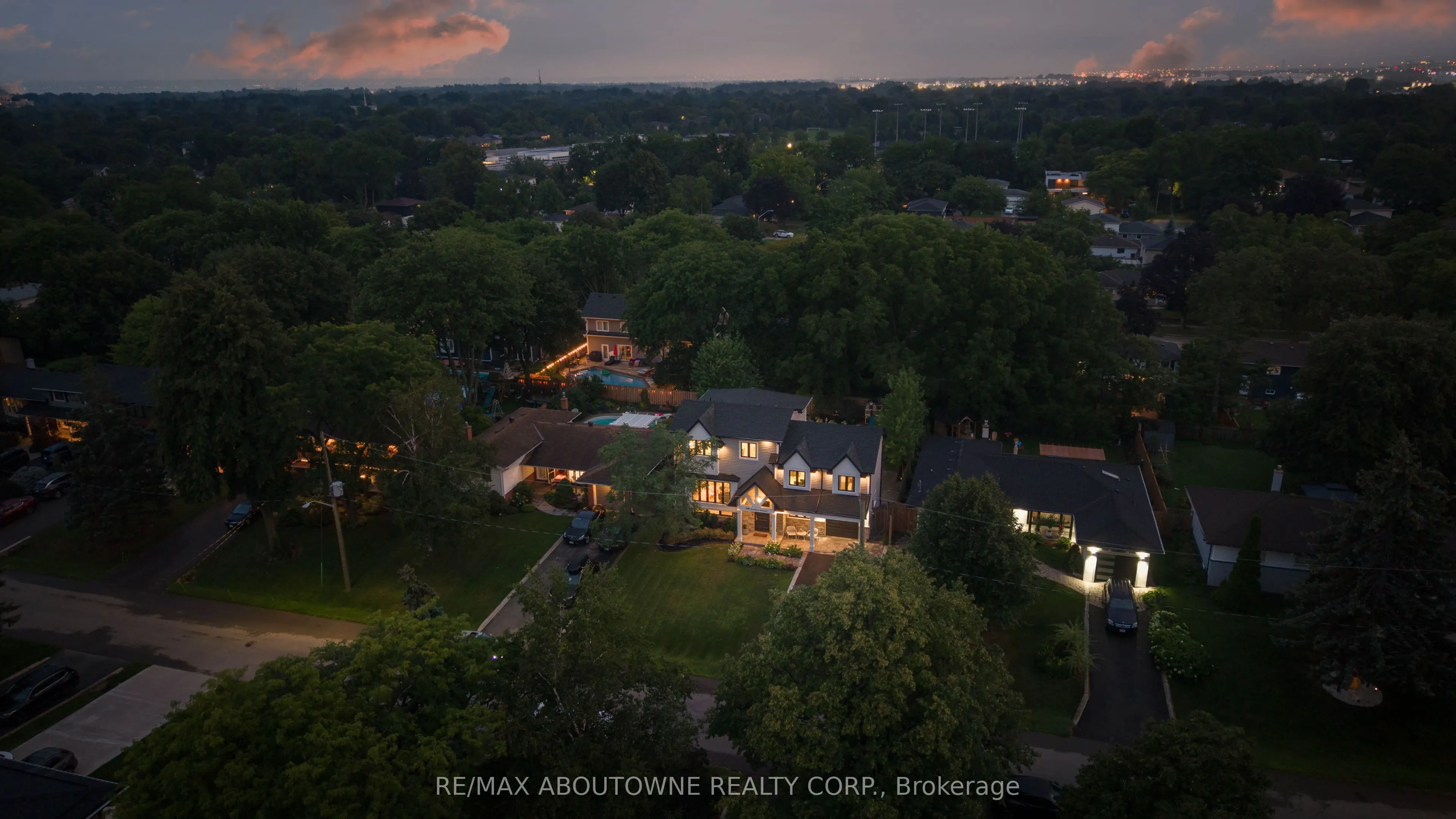 438 Southland Crescent