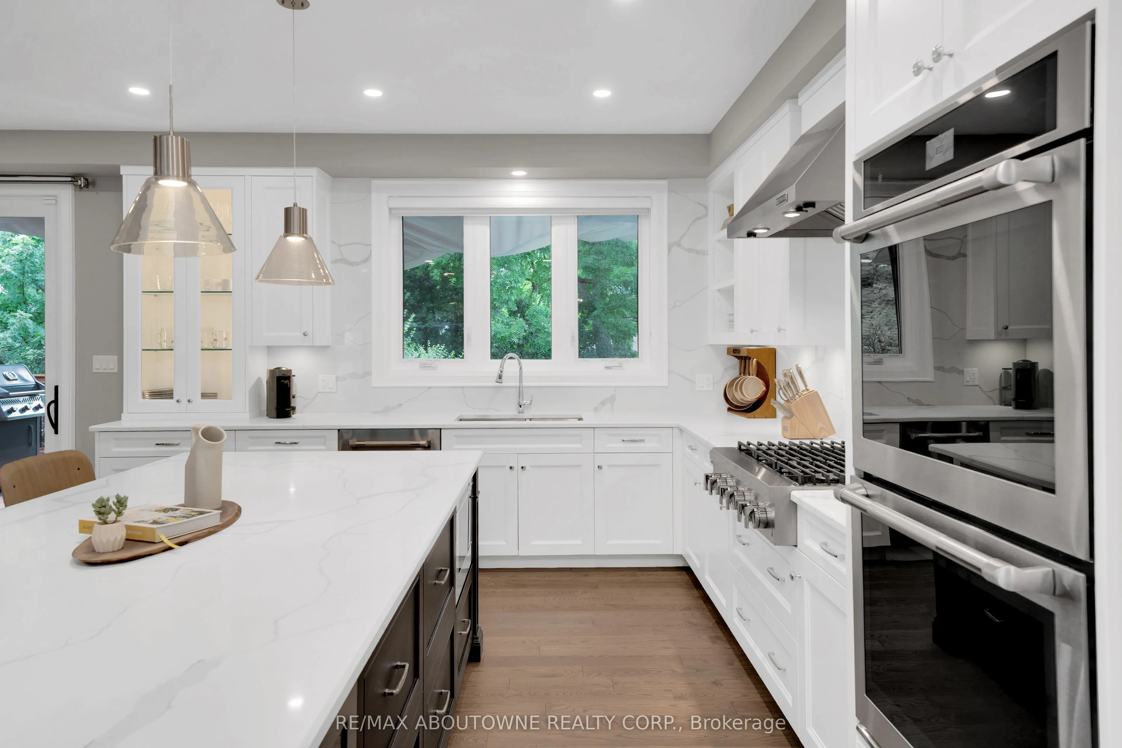 438 Southland Crescent