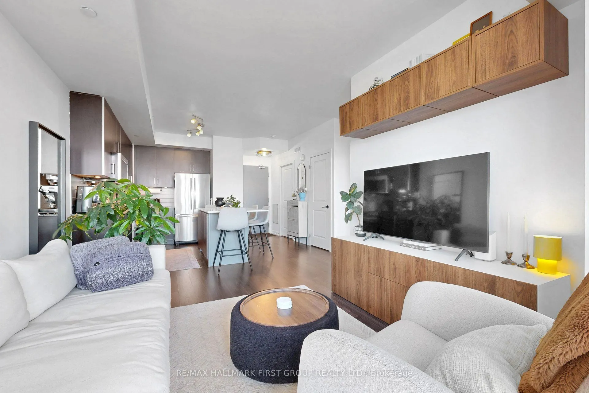 8 Fieldway Road #505