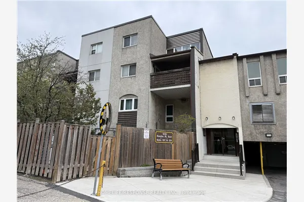 1055 DUNDAS Street E