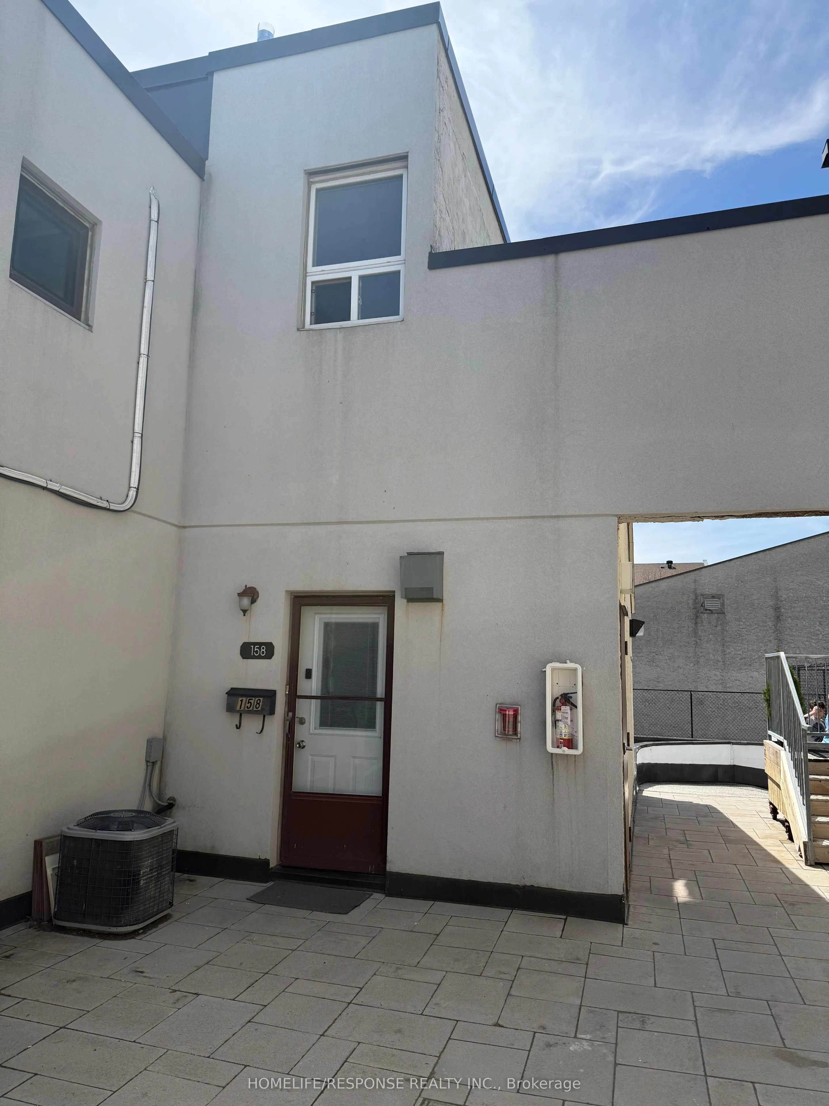 1055 DUNDAS Street E #158
