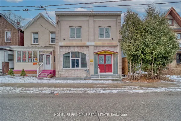 983 Dupont Street