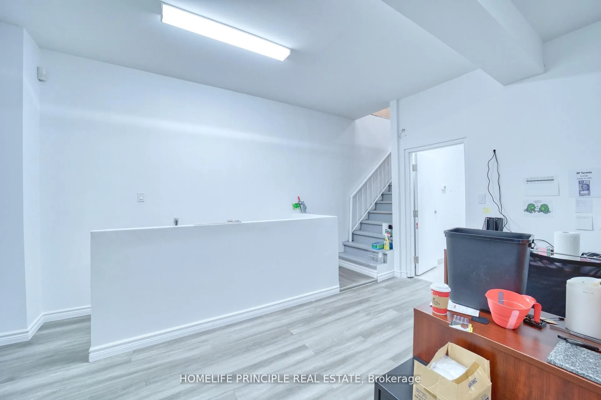 983 Dupont Street