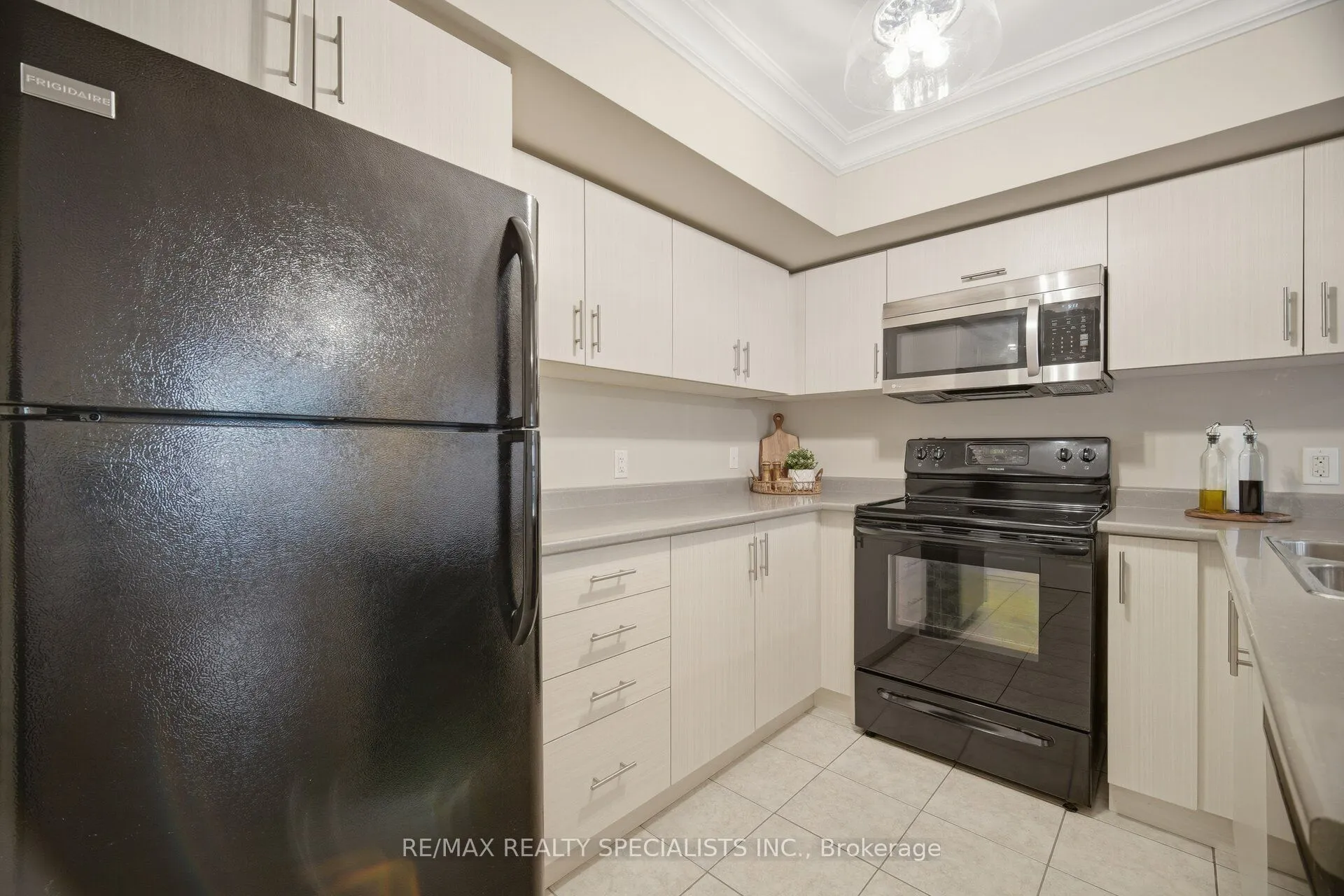 2441 Greenwich Drive #66