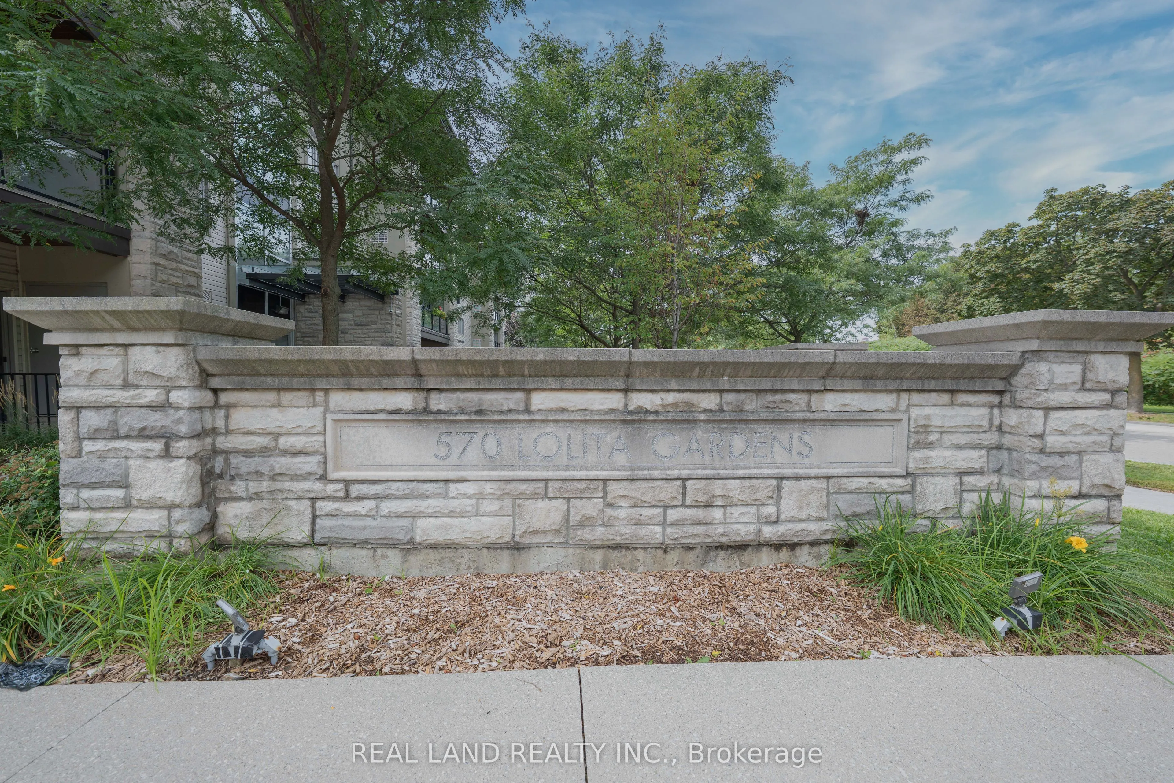 570 Lolita Gardens #127