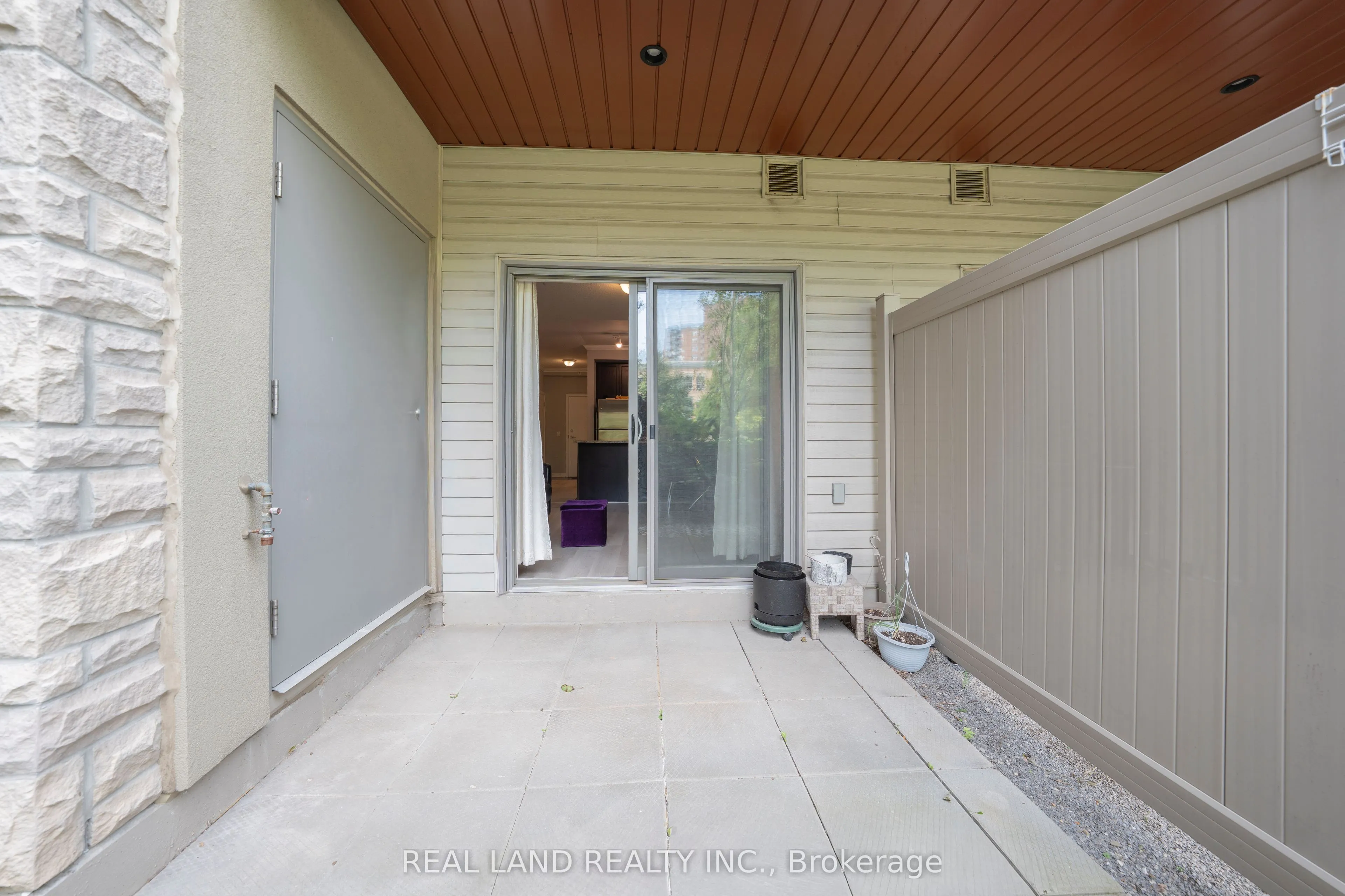 570 Lolita Gardens #127