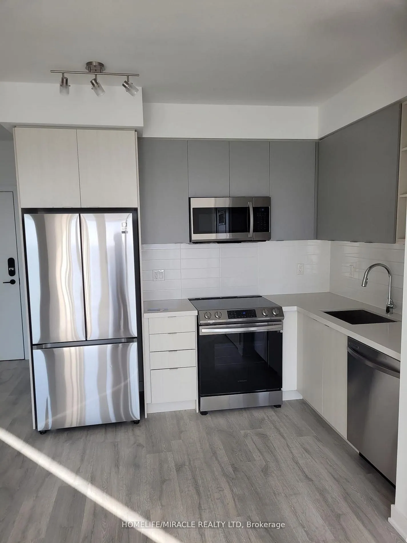 4655 Metcalfe Avenue #1801