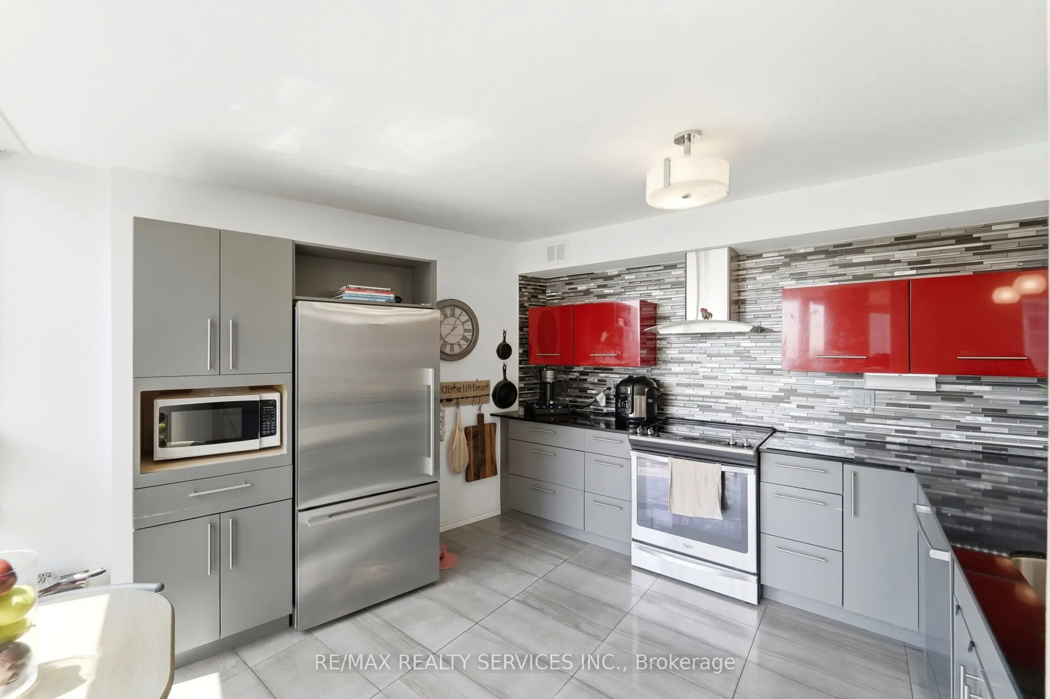 50 Eglinton Avenue W #2007