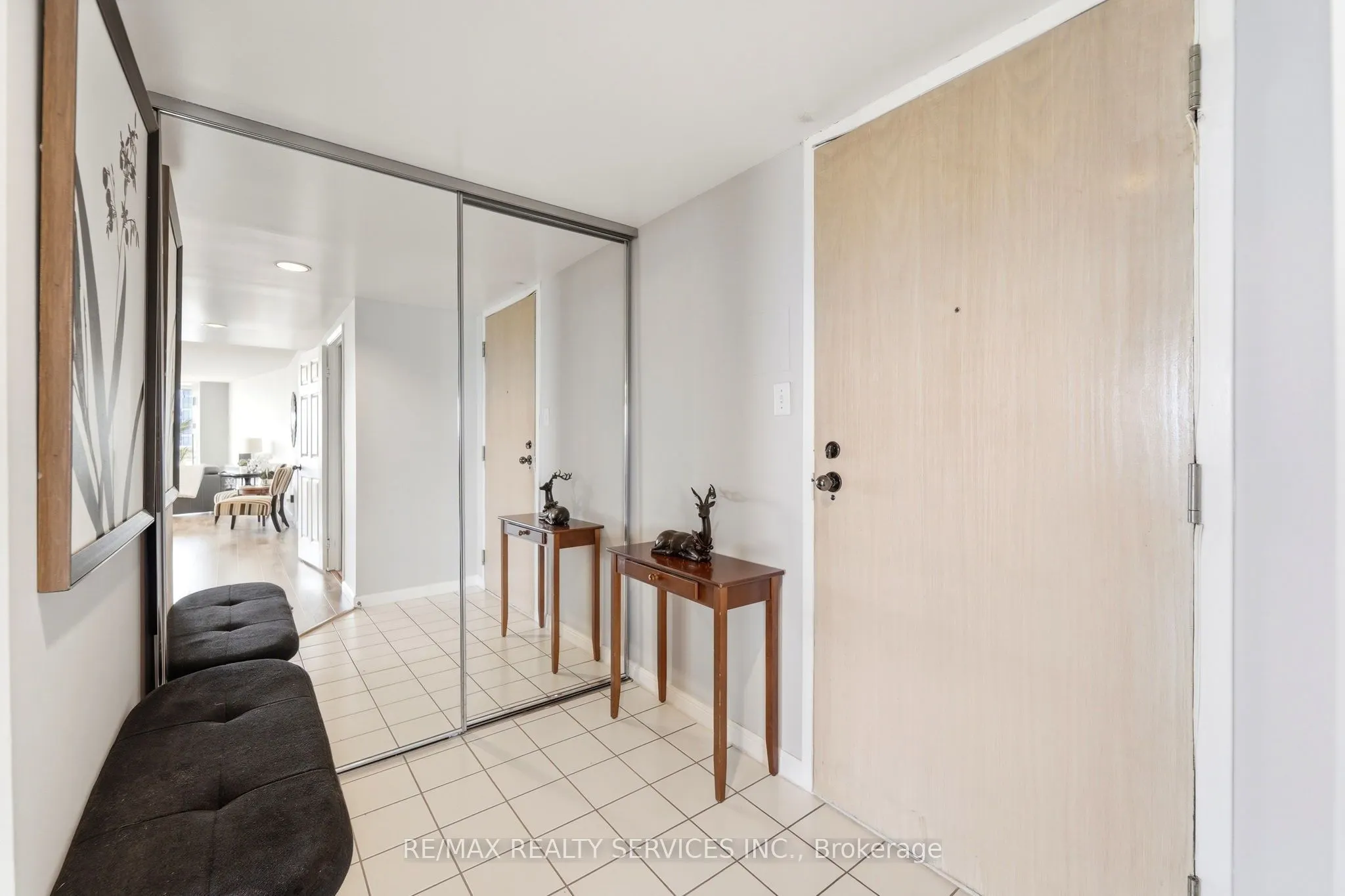 50 Eglinton Avenue W #2007