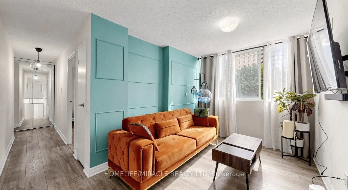 3590 Kaneff Crescent #313