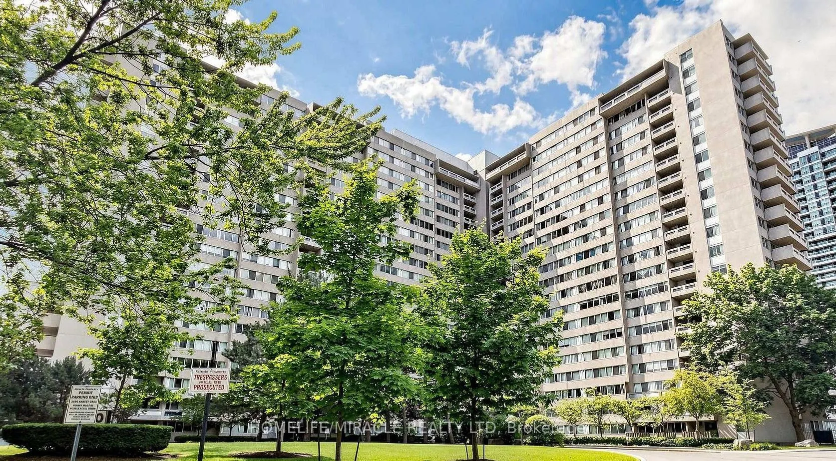 3590 Kaneff Crescent #313