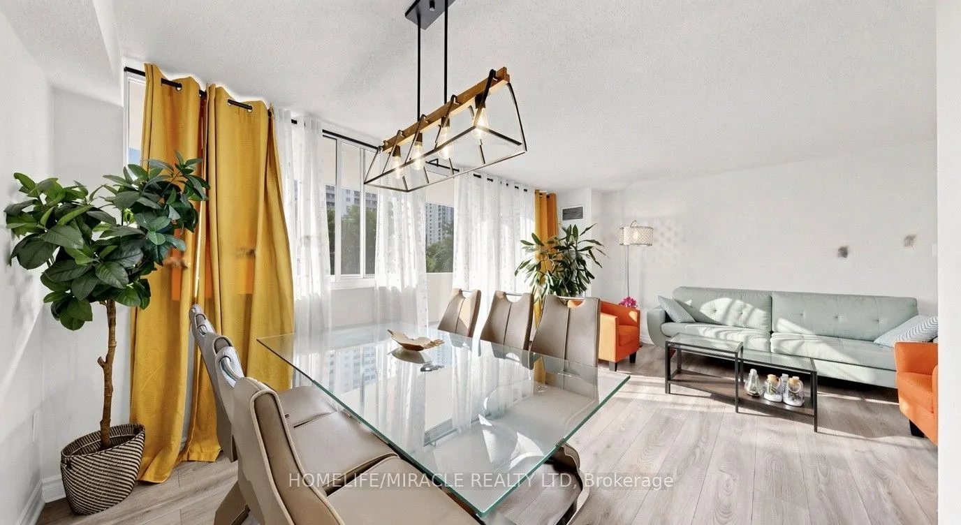 3590 Kaneff Crescent #313