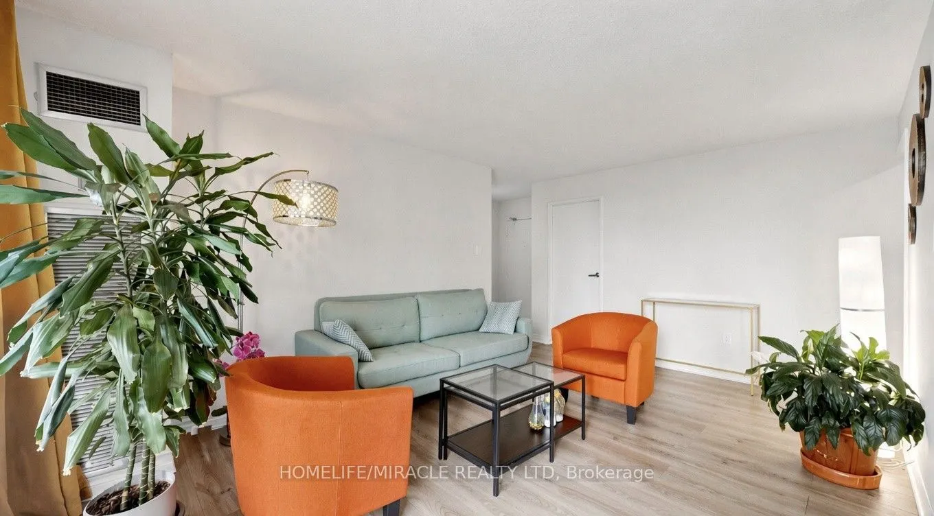 3590 Kaneff Crescent #313