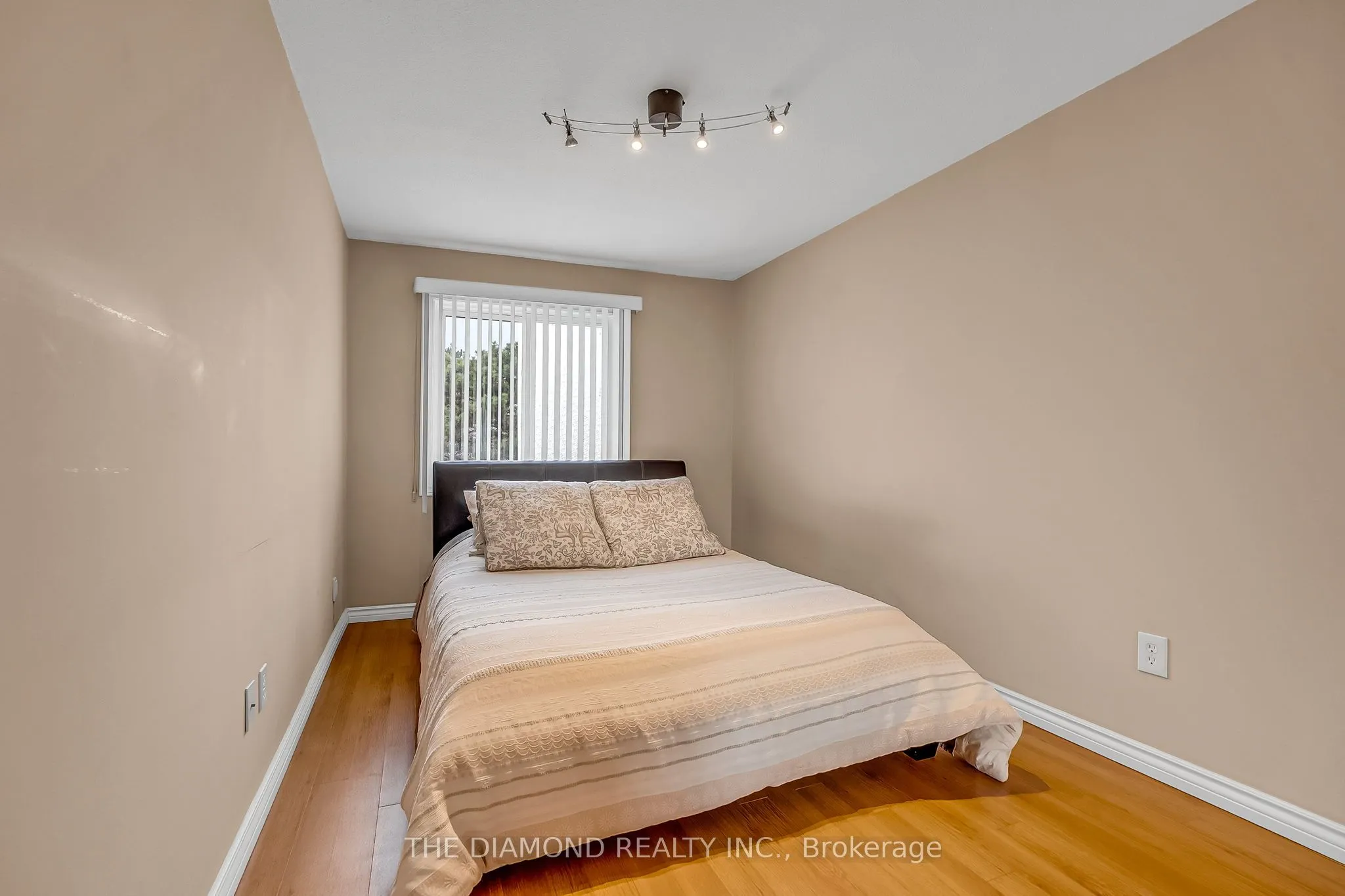 1755 Rathburn Road E #82
