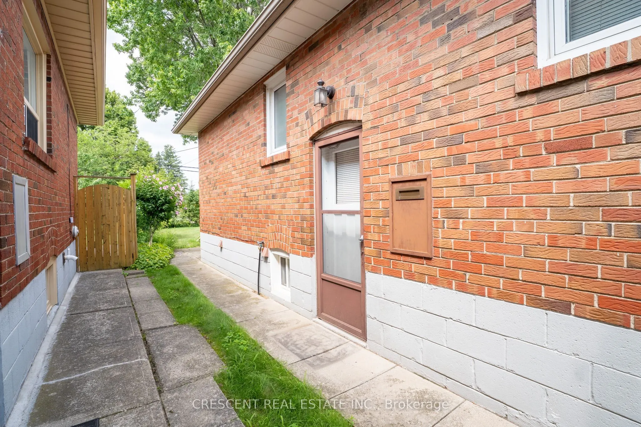 14 Claymore Drive #LOWER