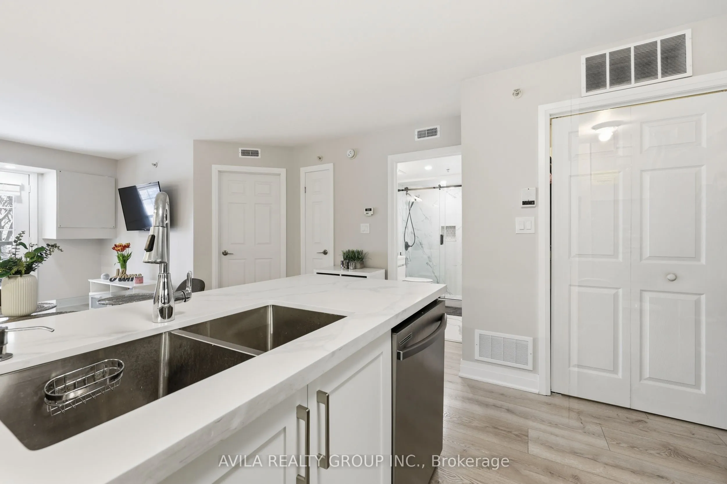 1460 Bishops Gate #203