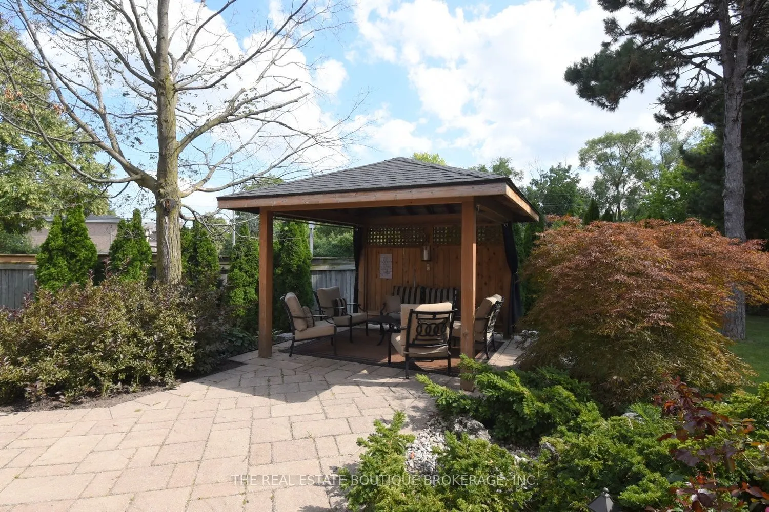 470 Amanda Crescent