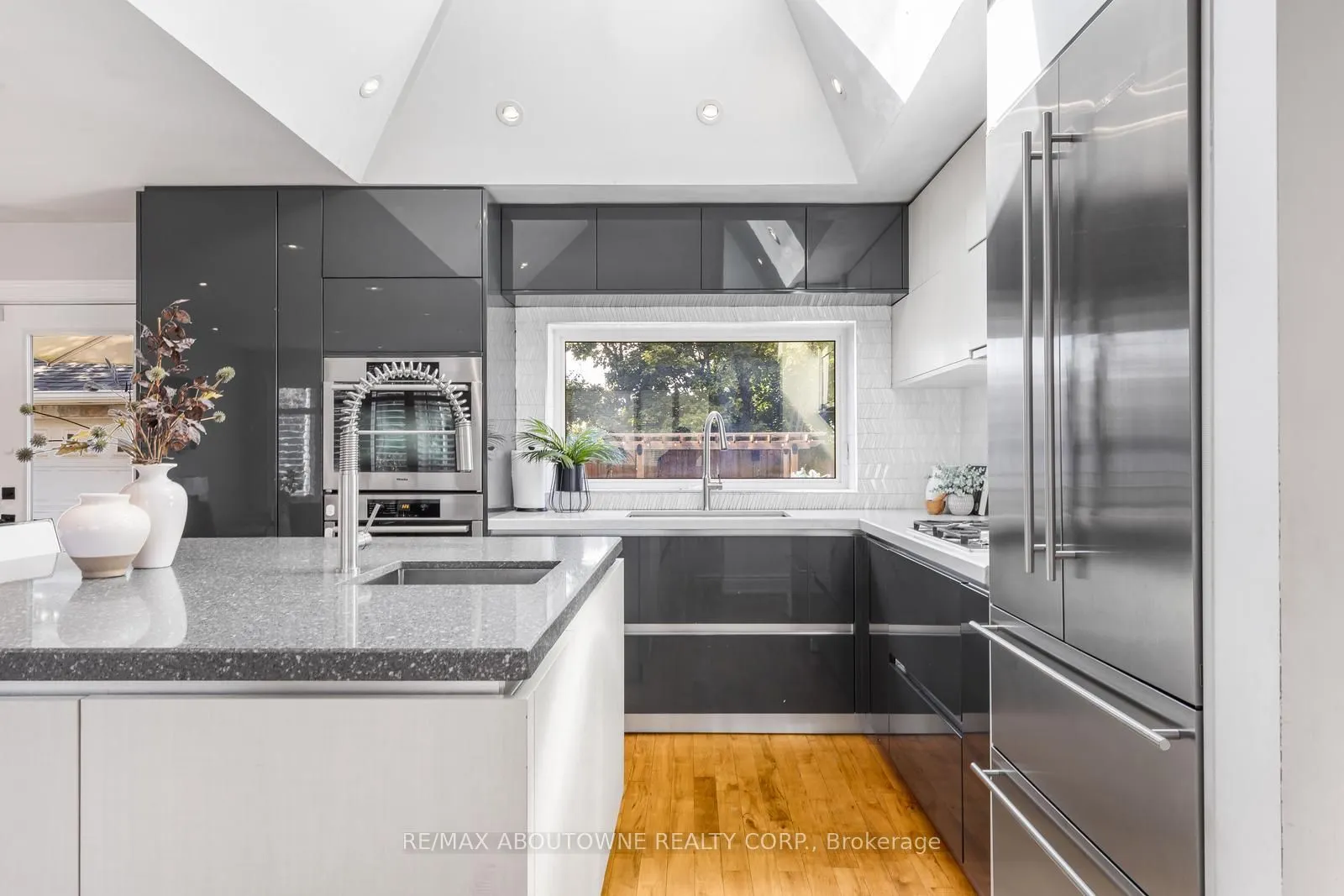 547 Pinegrove Road