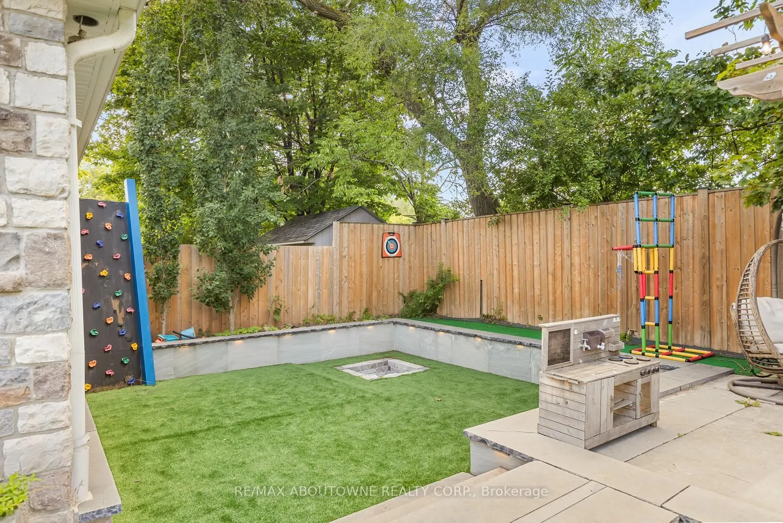 547 Pinegrove Road