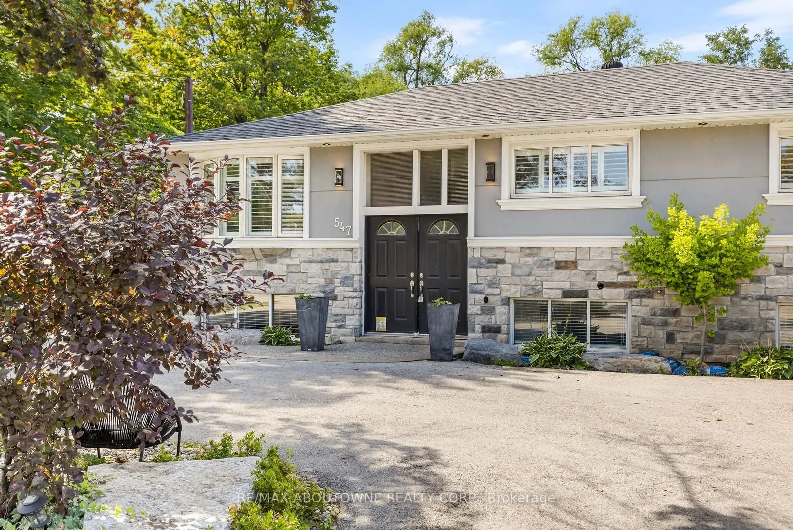 547 Pinegrove Road