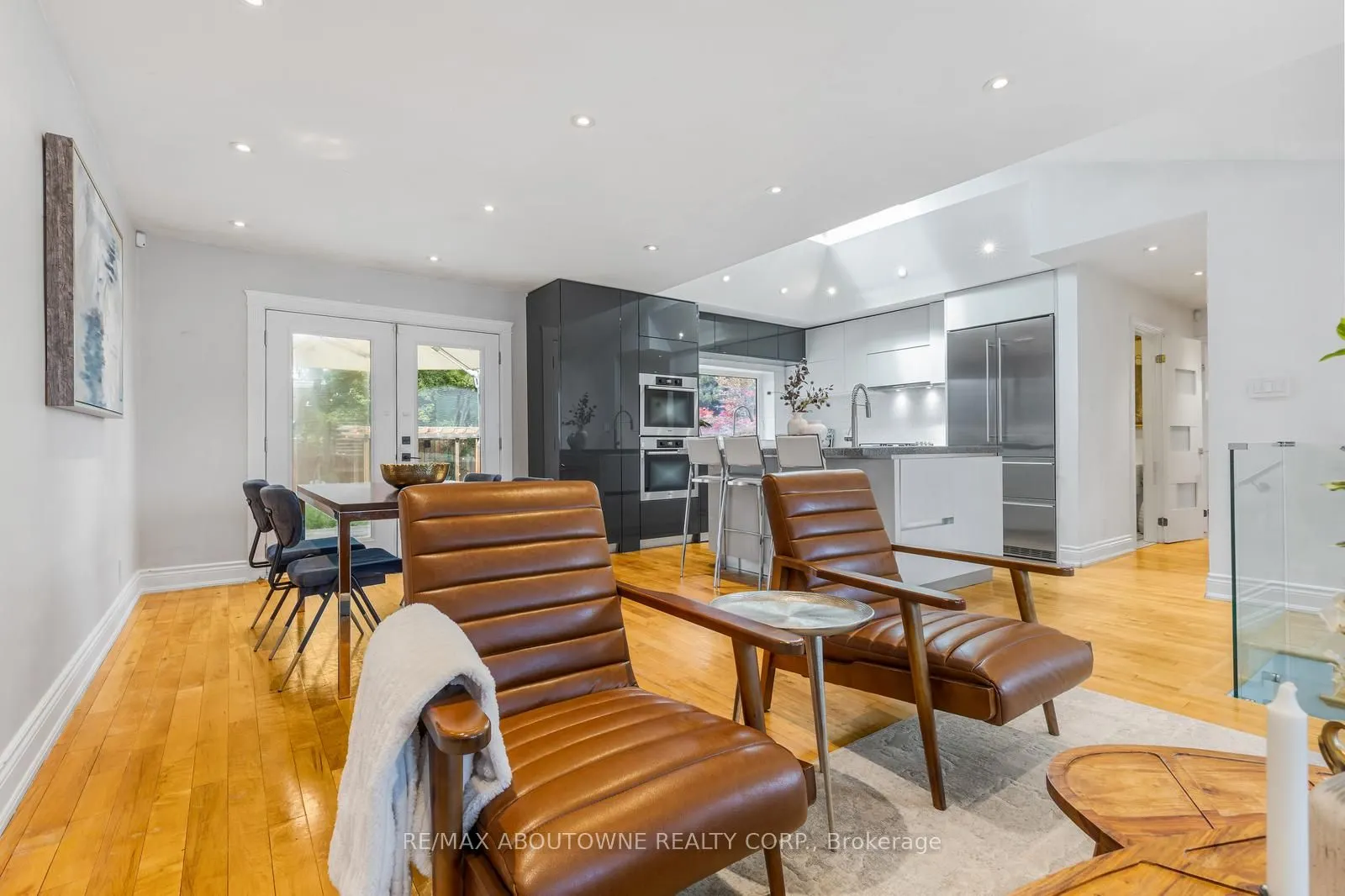 547 Pinegrove Road