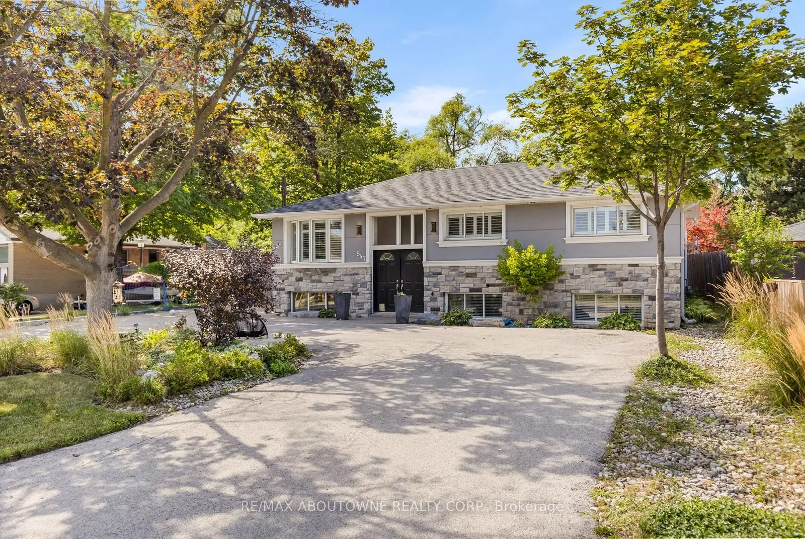 547 Pinegrove Road