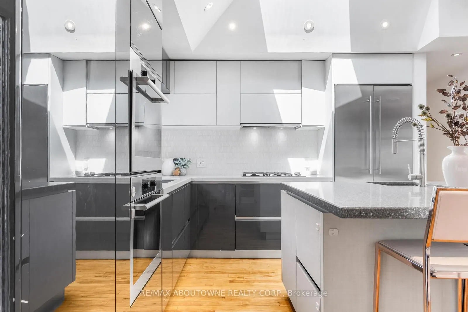 547 Pinegrove Road