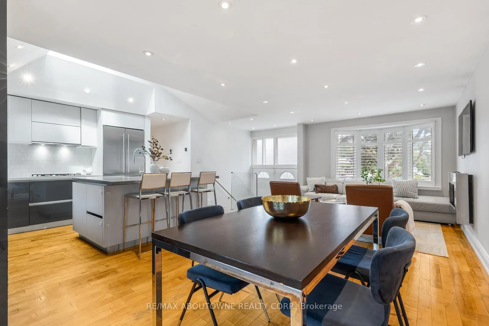 547 Pinegrove Road
