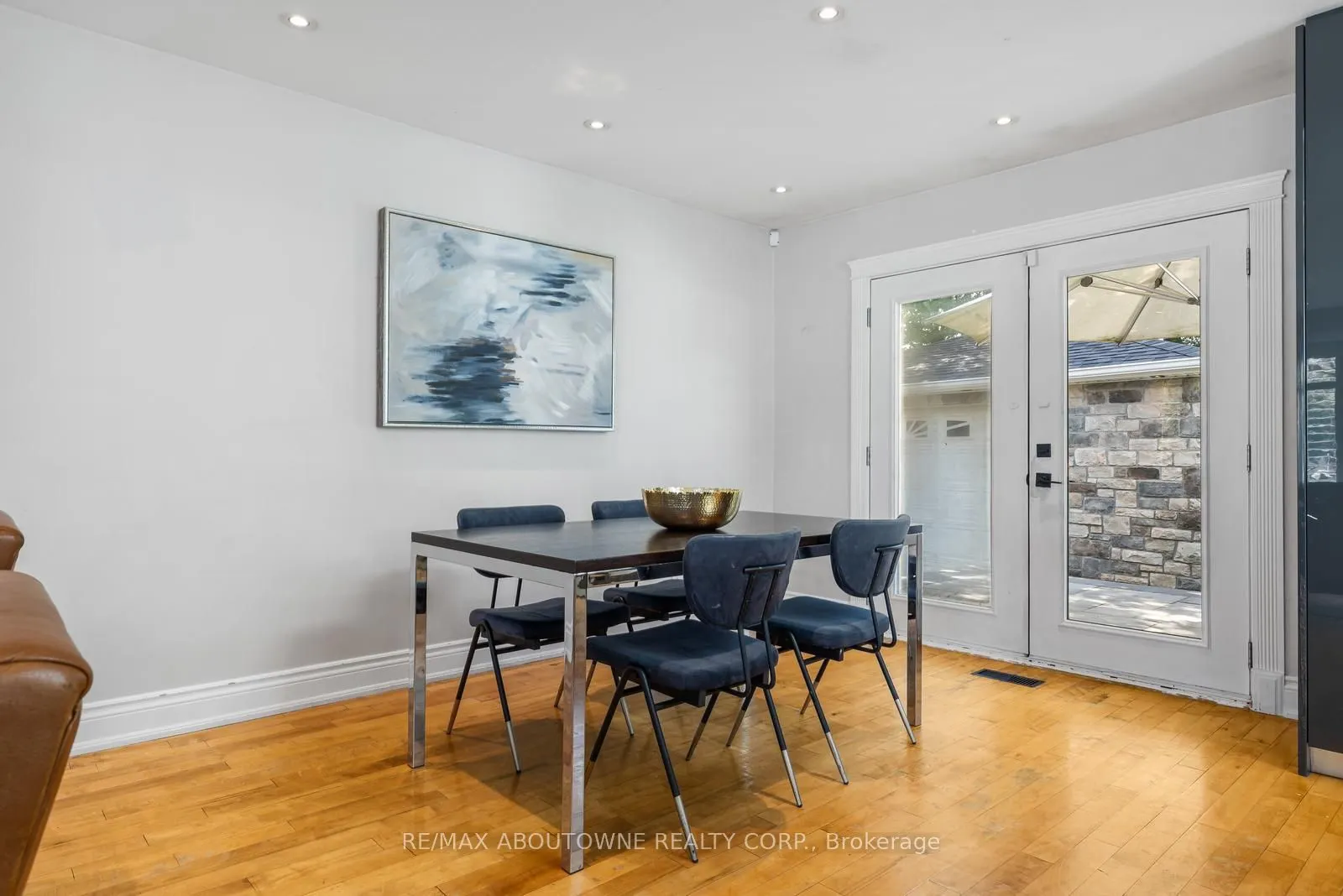 547 Pinegrove Road