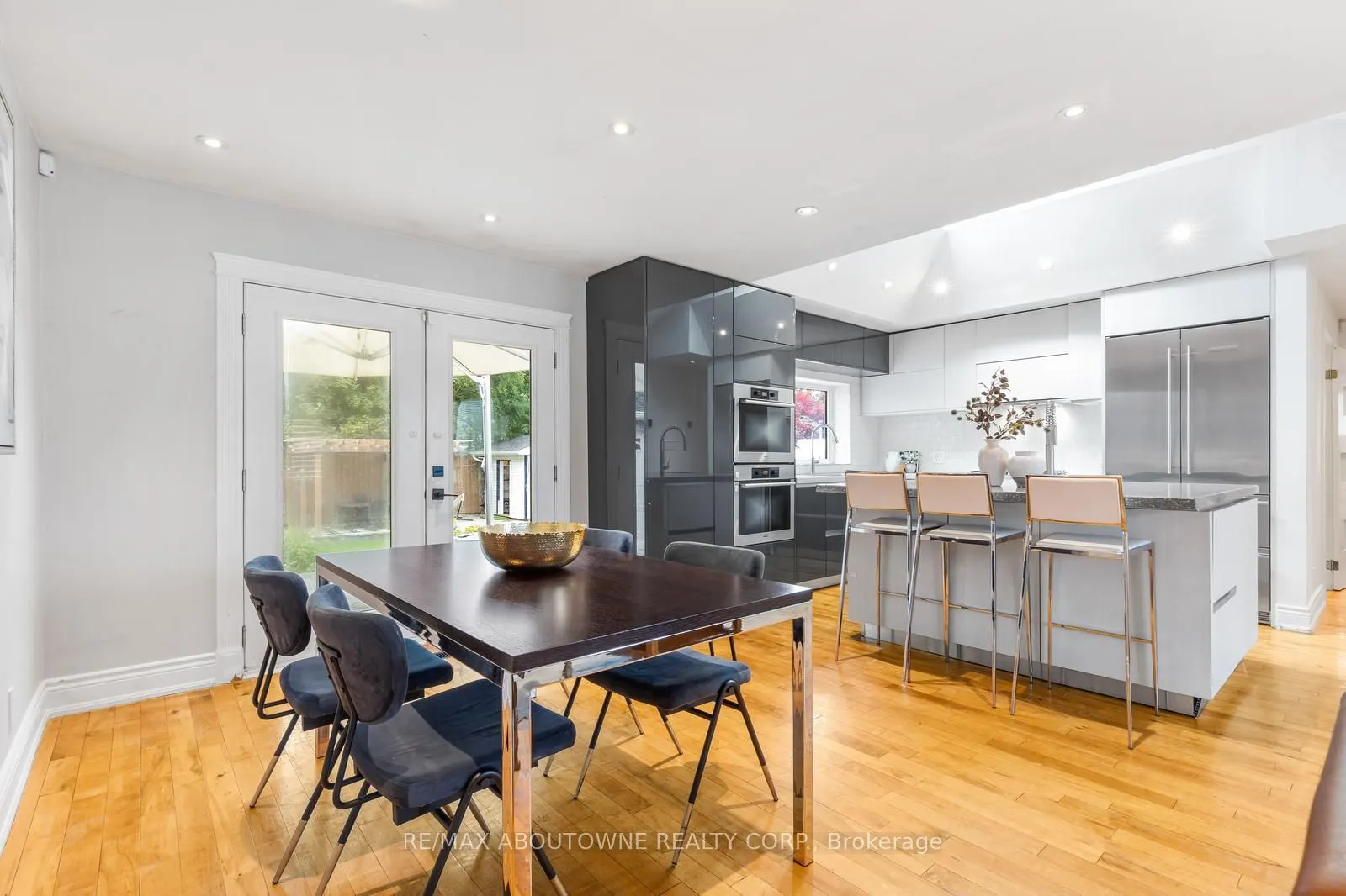 547 Pinegrove Road