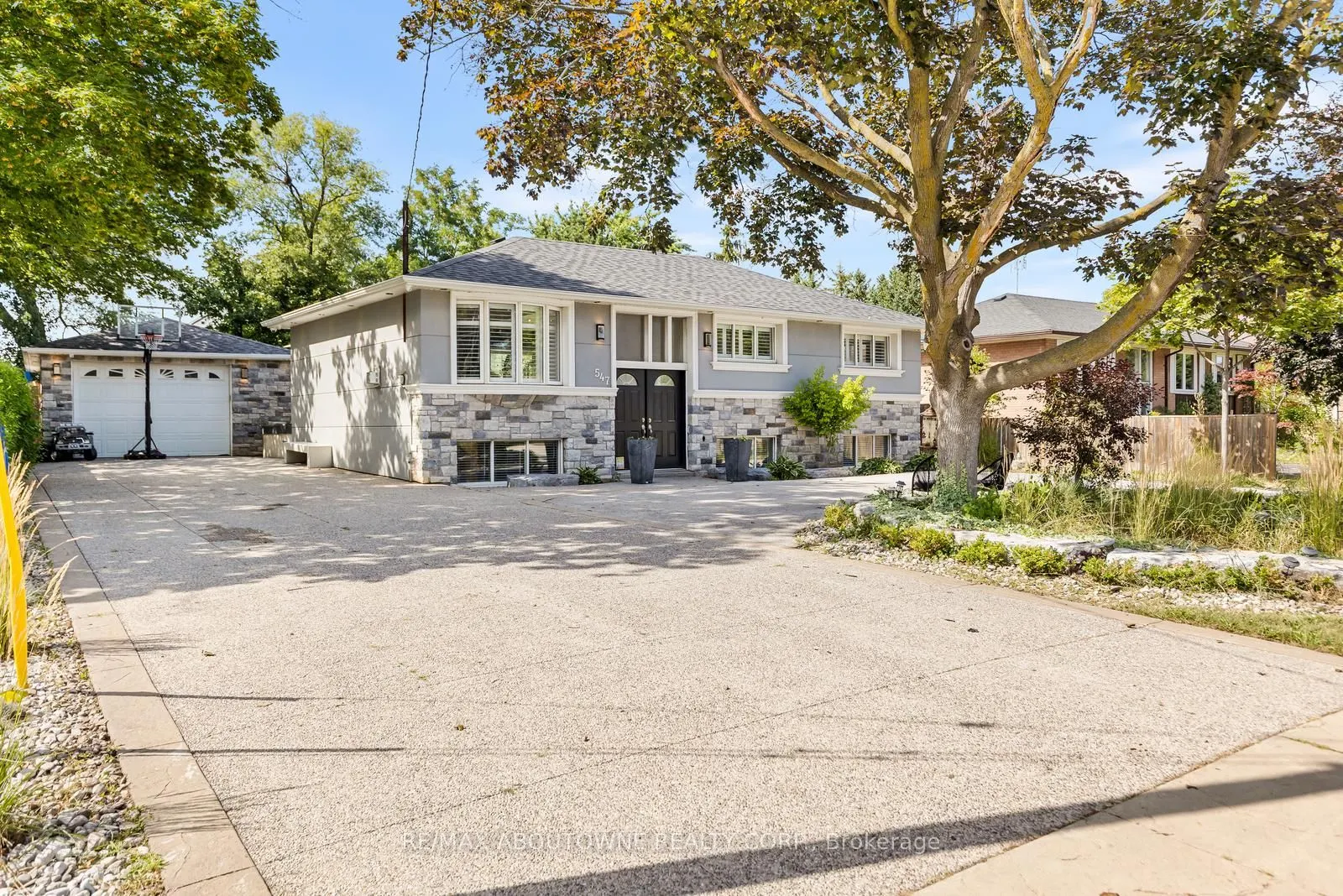 547 Pinegrove Road
