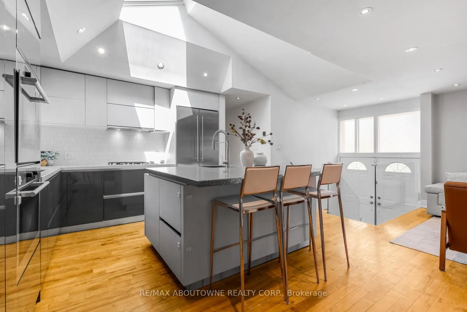 547 Pinegrove Road