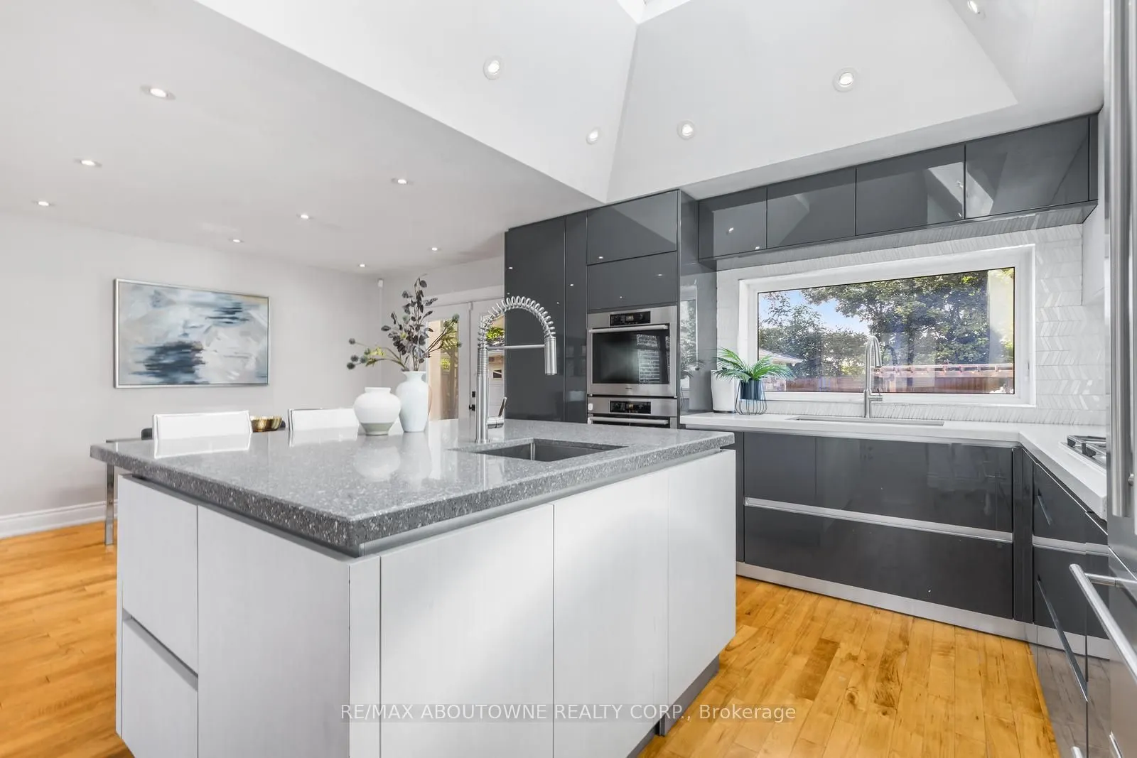 547 Pinegrove Road